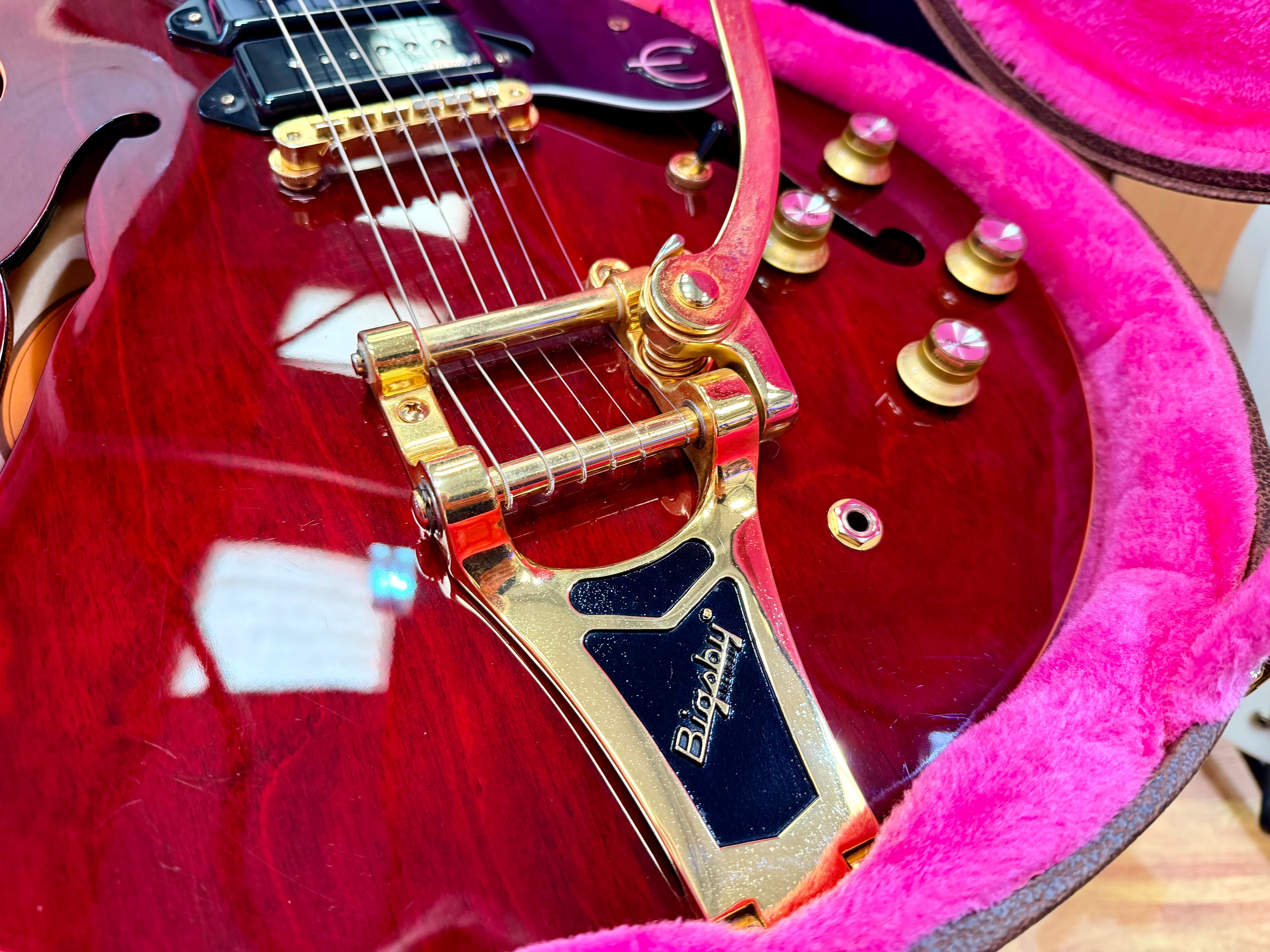 ✨2018✨ Epiphone Riviera Custom P93 Wine Red Bigsby P90 + New Gator Hard Case!