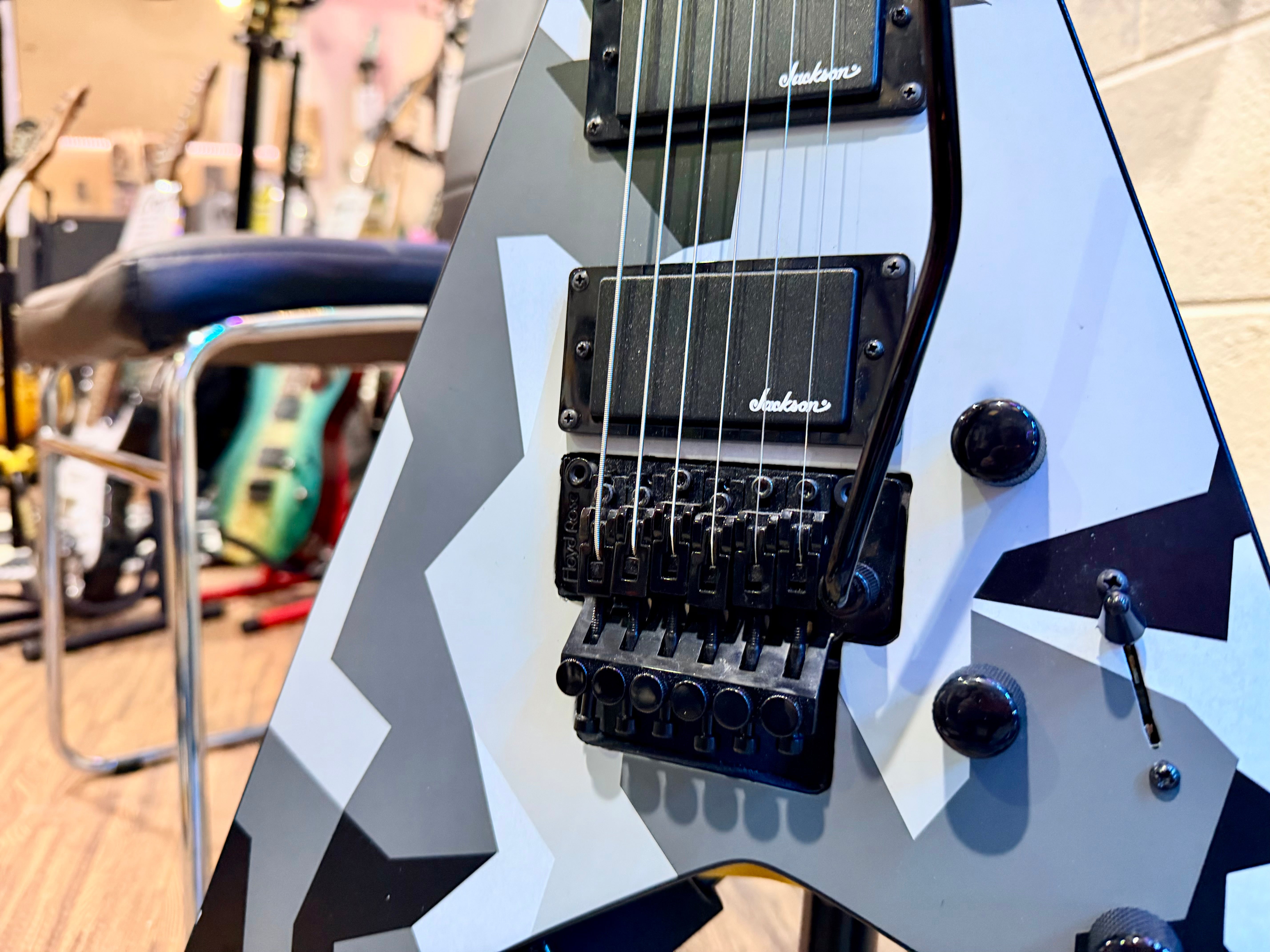 🔥2022🔥 Jackson Rhoads X Series RRX24 Winter Camo~ Hard Case~ Electric Guitar!