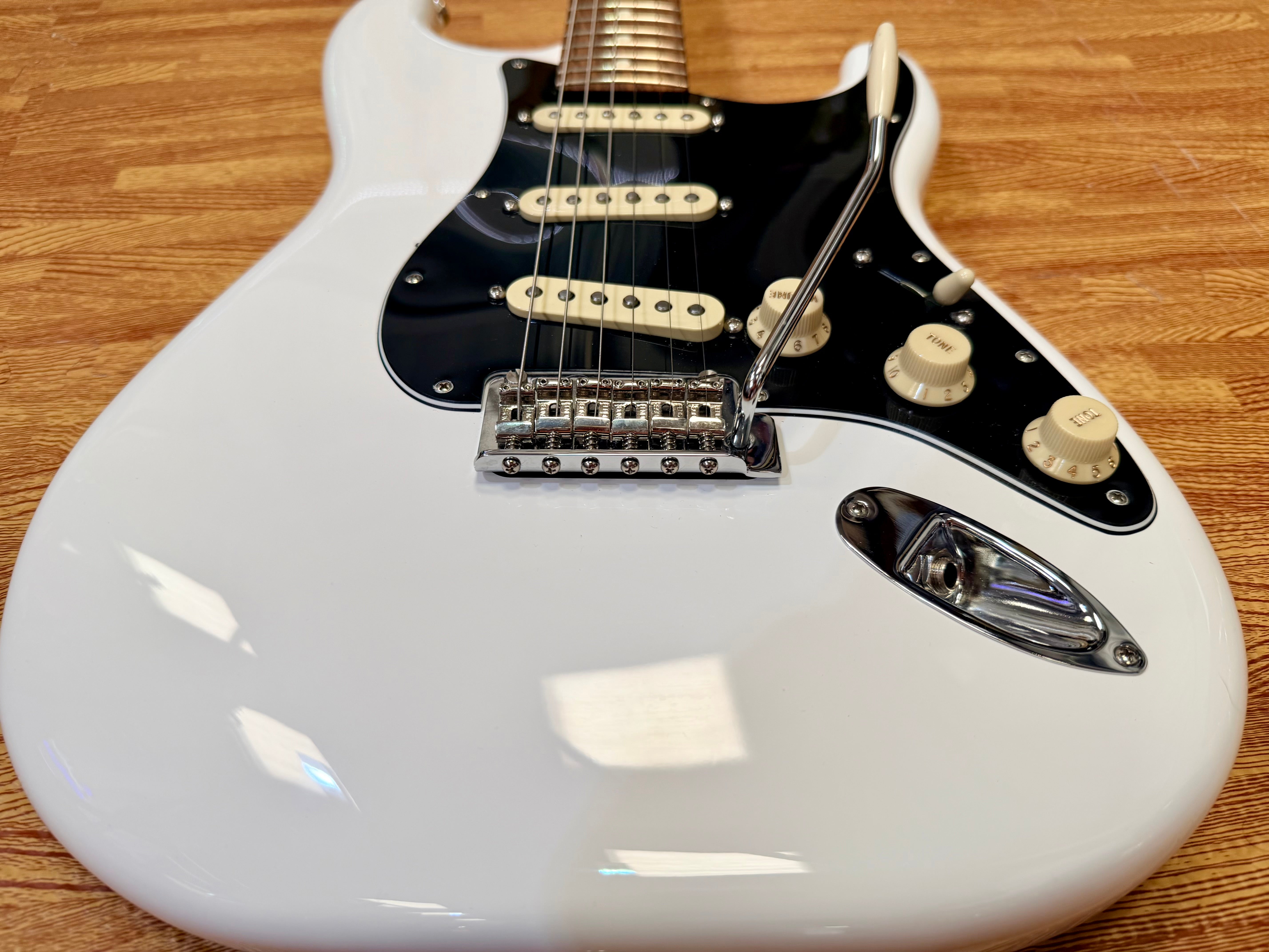 ⚡️2024⚡️ Fender Player II Stratocaster~ Polar White Electric Guitar~ Rosewood RW