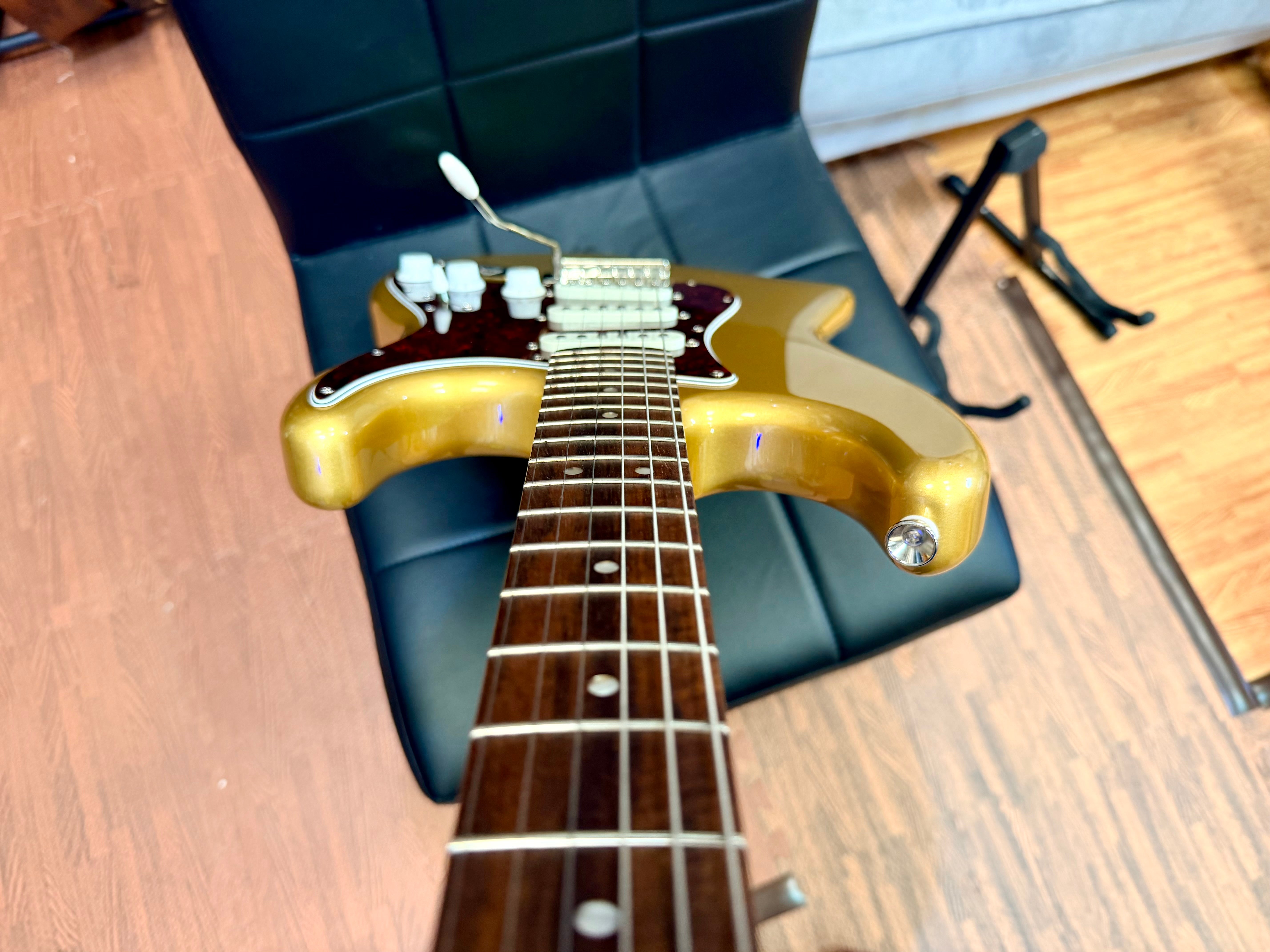 ✨MINT✨ Fender Squier FSR Classic Vibe 60s Stratocaster~ Aztec Gold~ 2025 Strat