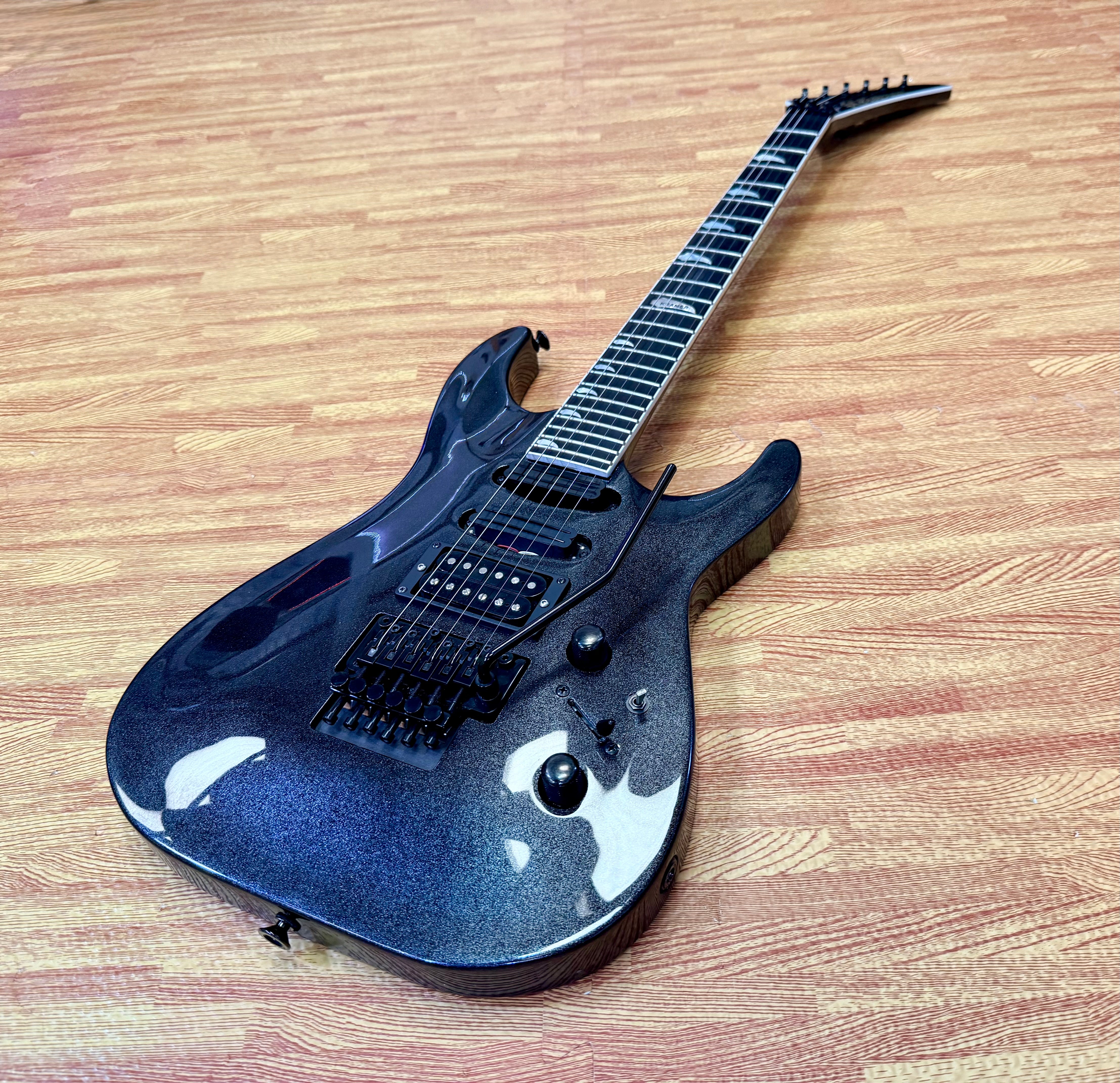 π₯2019π₯ Kramer SM-1 Maximum Steel~ Seymour Duncan Pickups & Floyd Rose Tremolo!