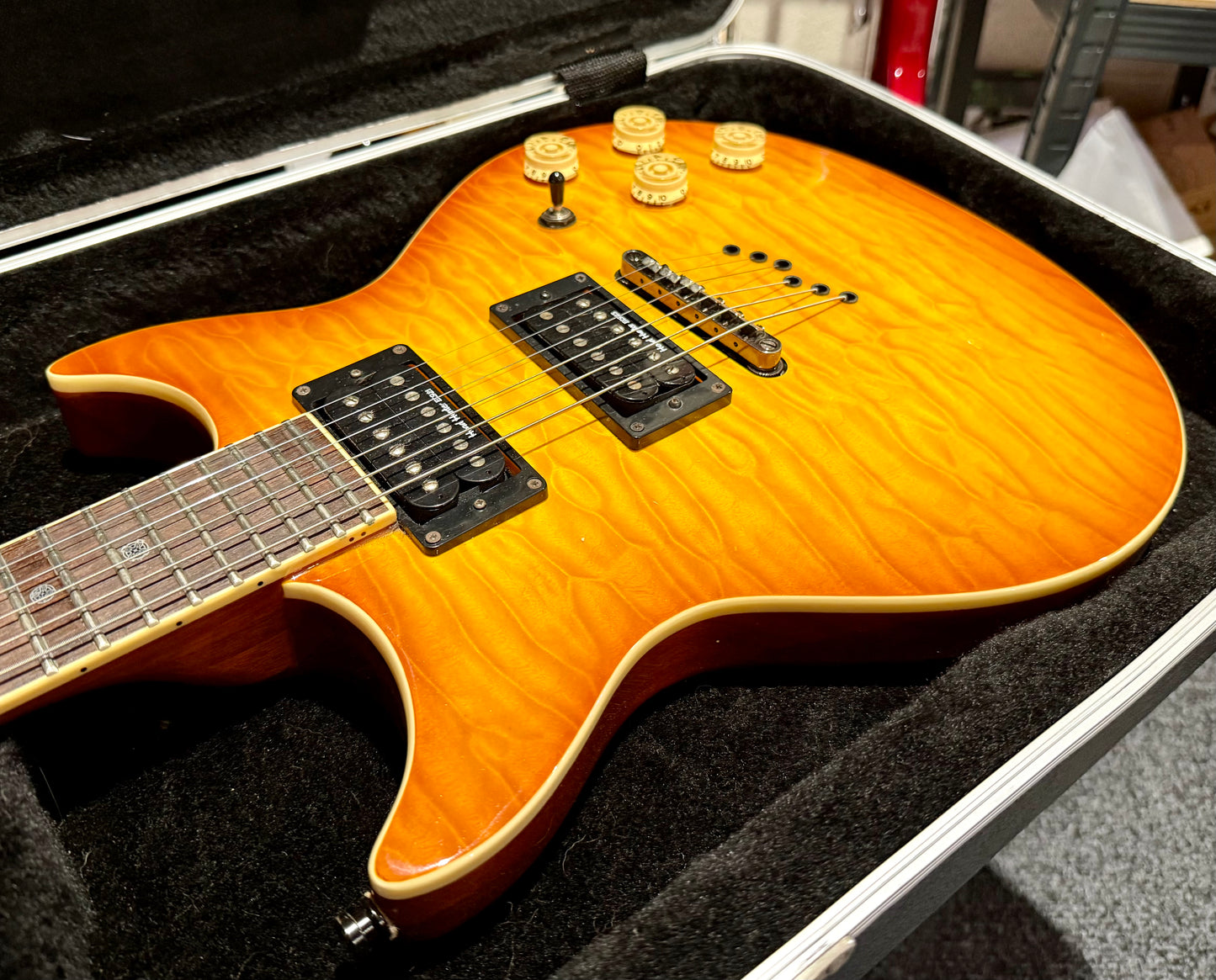 🌟RARE KOREAN🌟 Washburn Tabu Series TB-300 Double Cut~ Head Hunter P’ups~ Case!