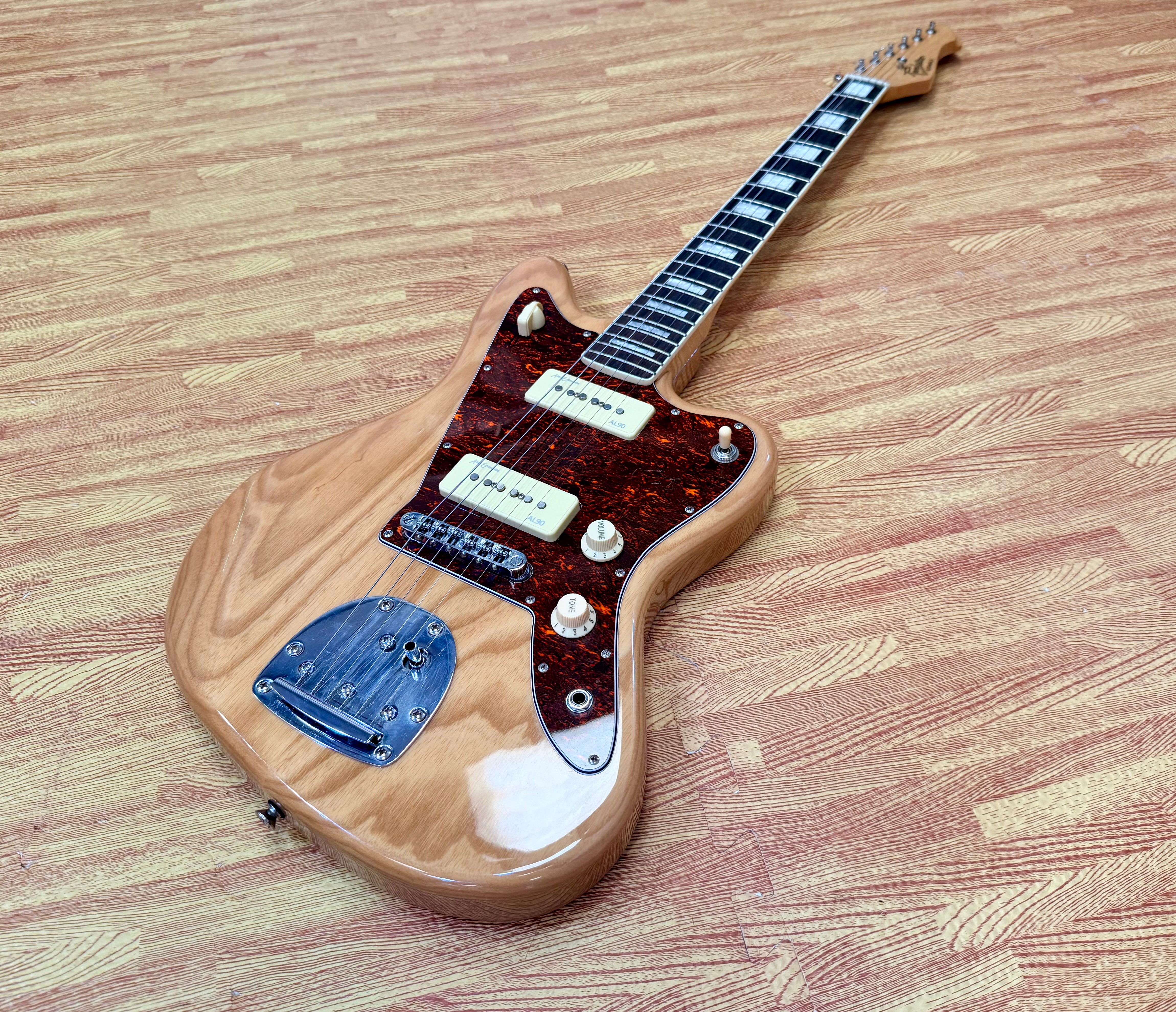 ✨2024✨ Revelation RJT60 DLX Deluxe Natural Swamp Ash~ Alan Entwistle Jazzmaster