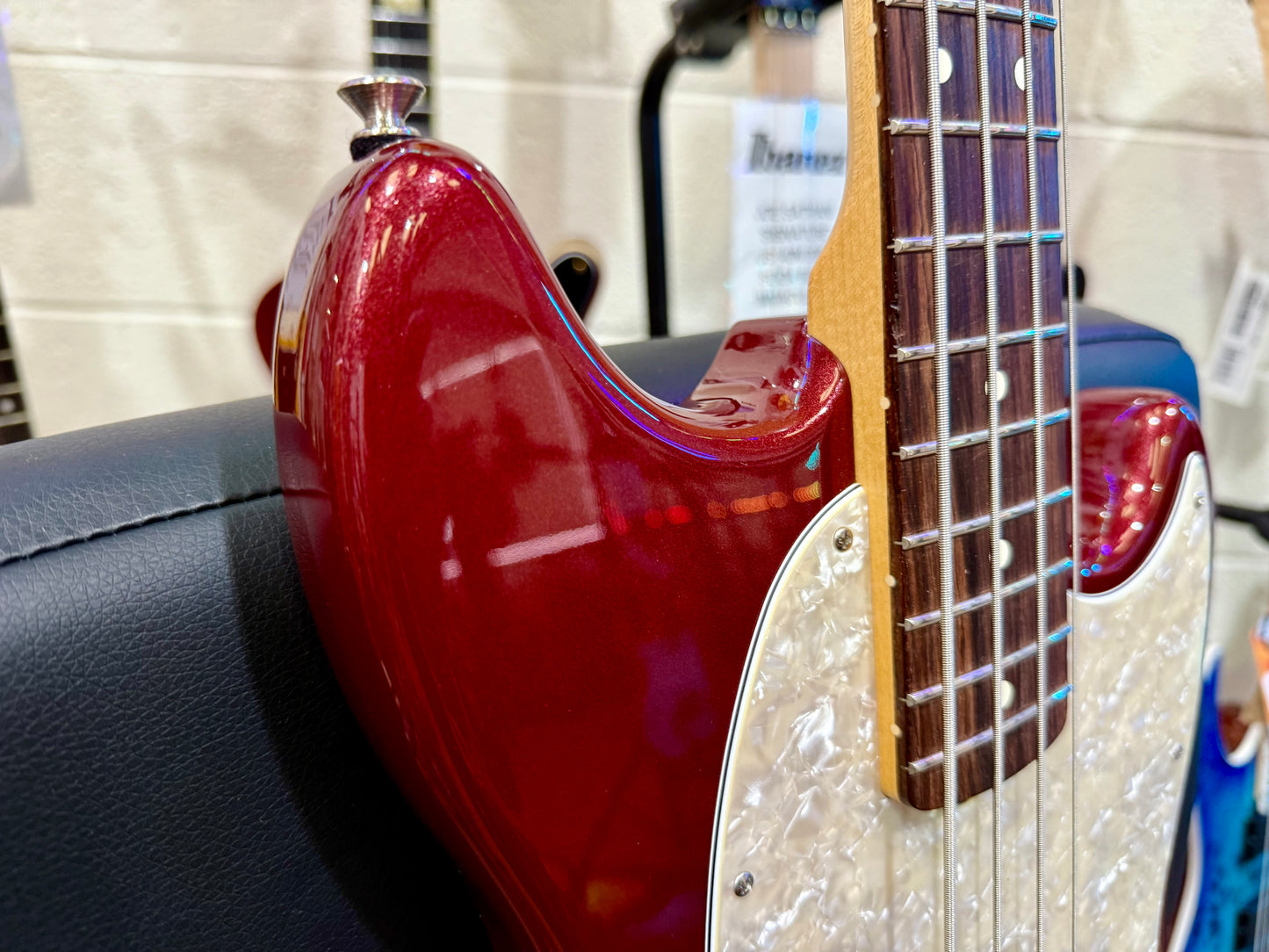 🔥2021 USA🔥 Fender American Performer Mustang Bass~ Aubergine Sparkle + COA!
