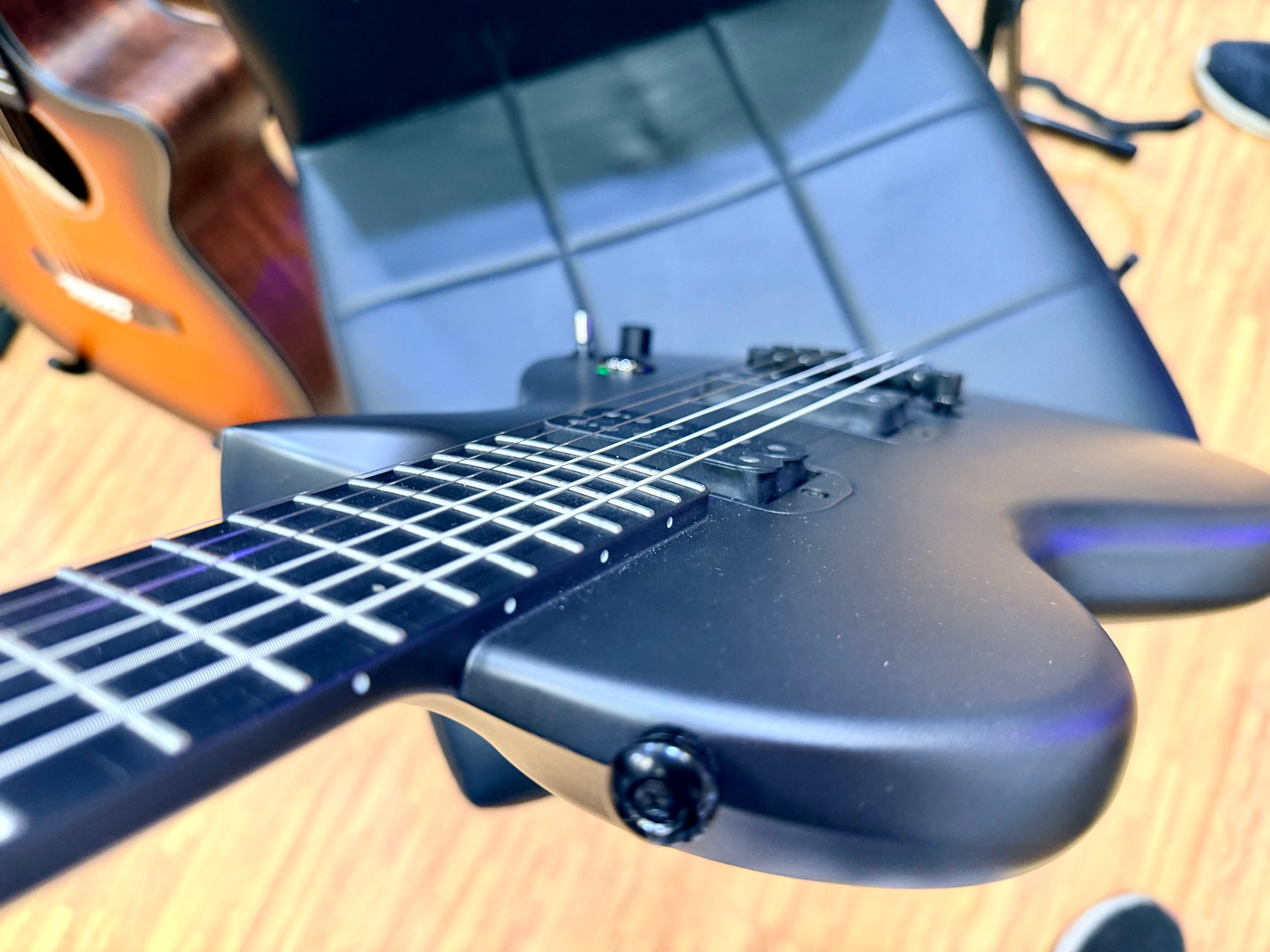 🔥B-STOCK🔥 Enya Nova Go Sonic Black Smart Carbon Fibre Electric Guitar + Bag!