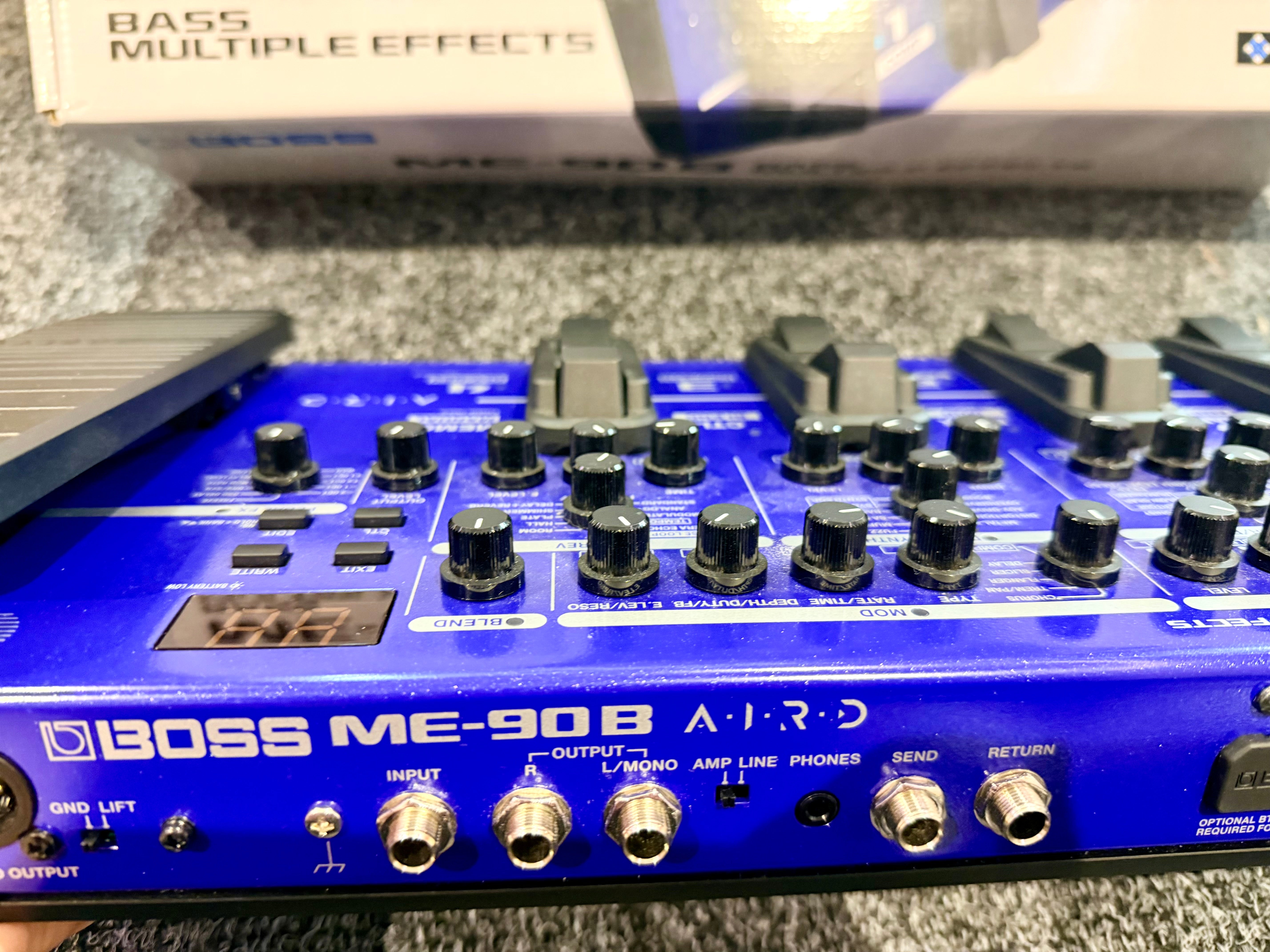 🎸MINT🎸 BOSS ME-90B Bass Guitar Multi-Effects Pedal~ FX Unit~ Processor~ Boxed!
