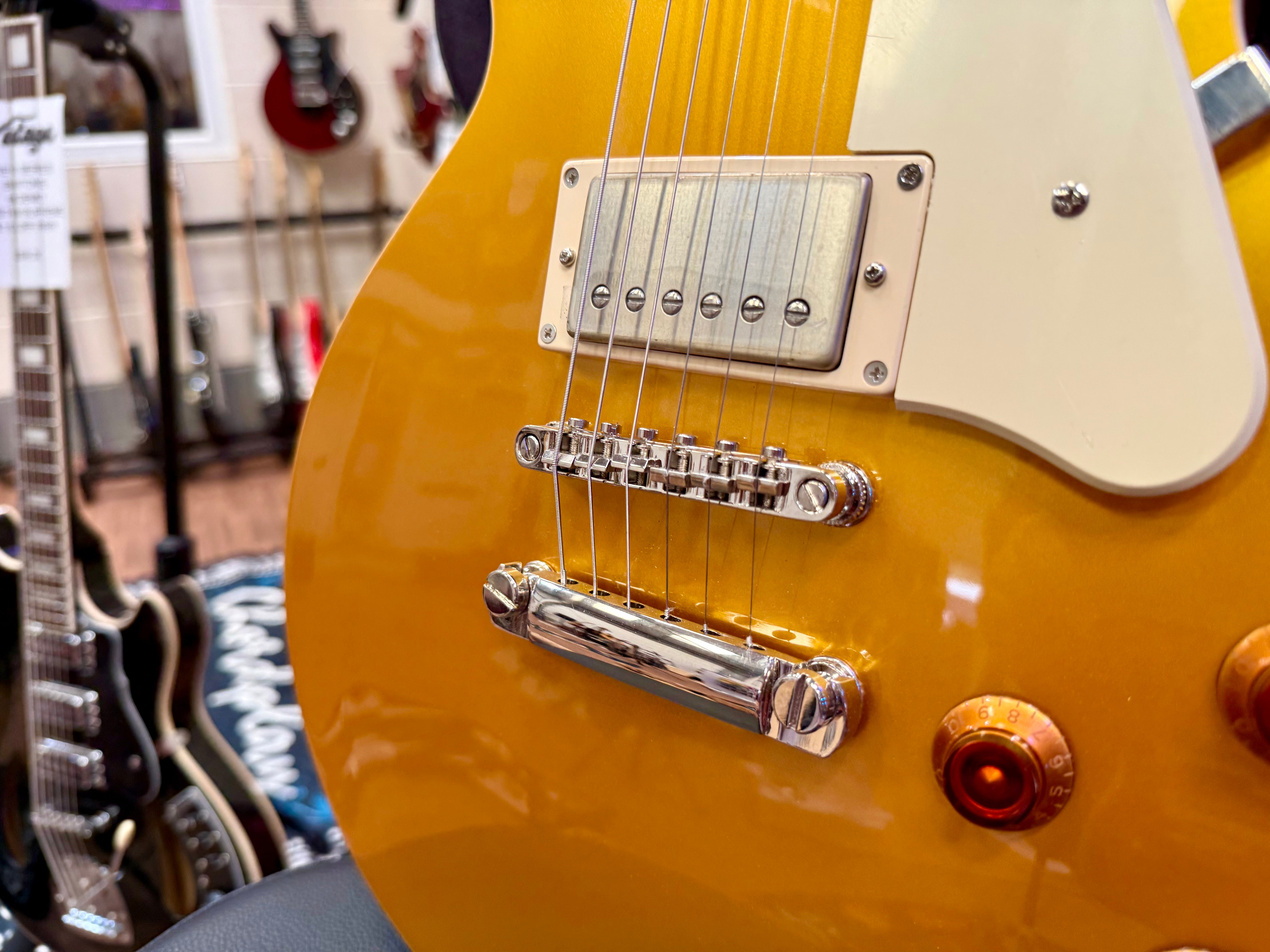 🌟NEW 2025🌟 Cort CR200 Gold Top Les Paul Cutaway Electric Guitar~ Classic Rock!