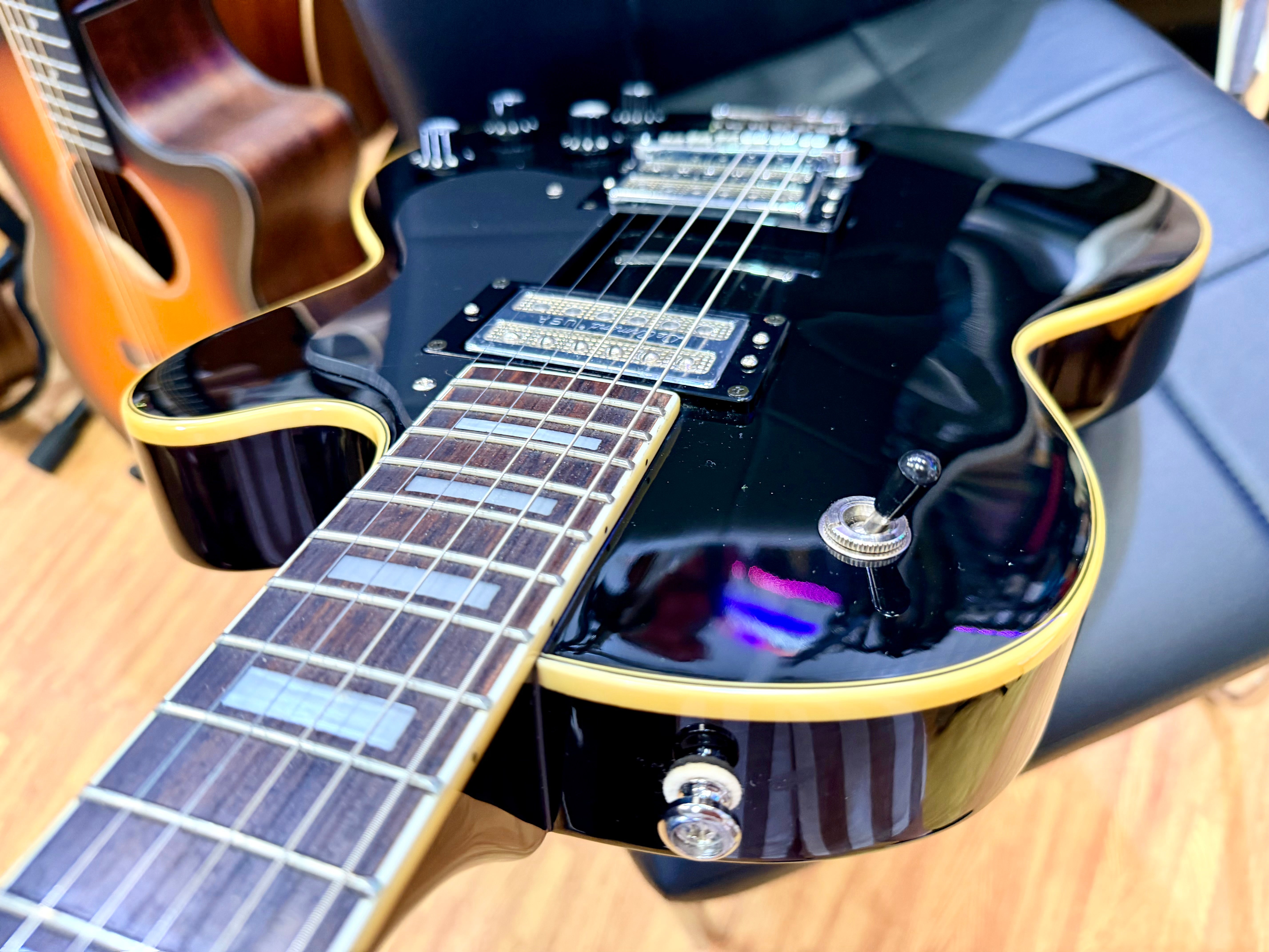 🔥2008🔥 DeArmond M-75 by Guild~ Gloss Black~ Korean Made With USA 2K Pickups!