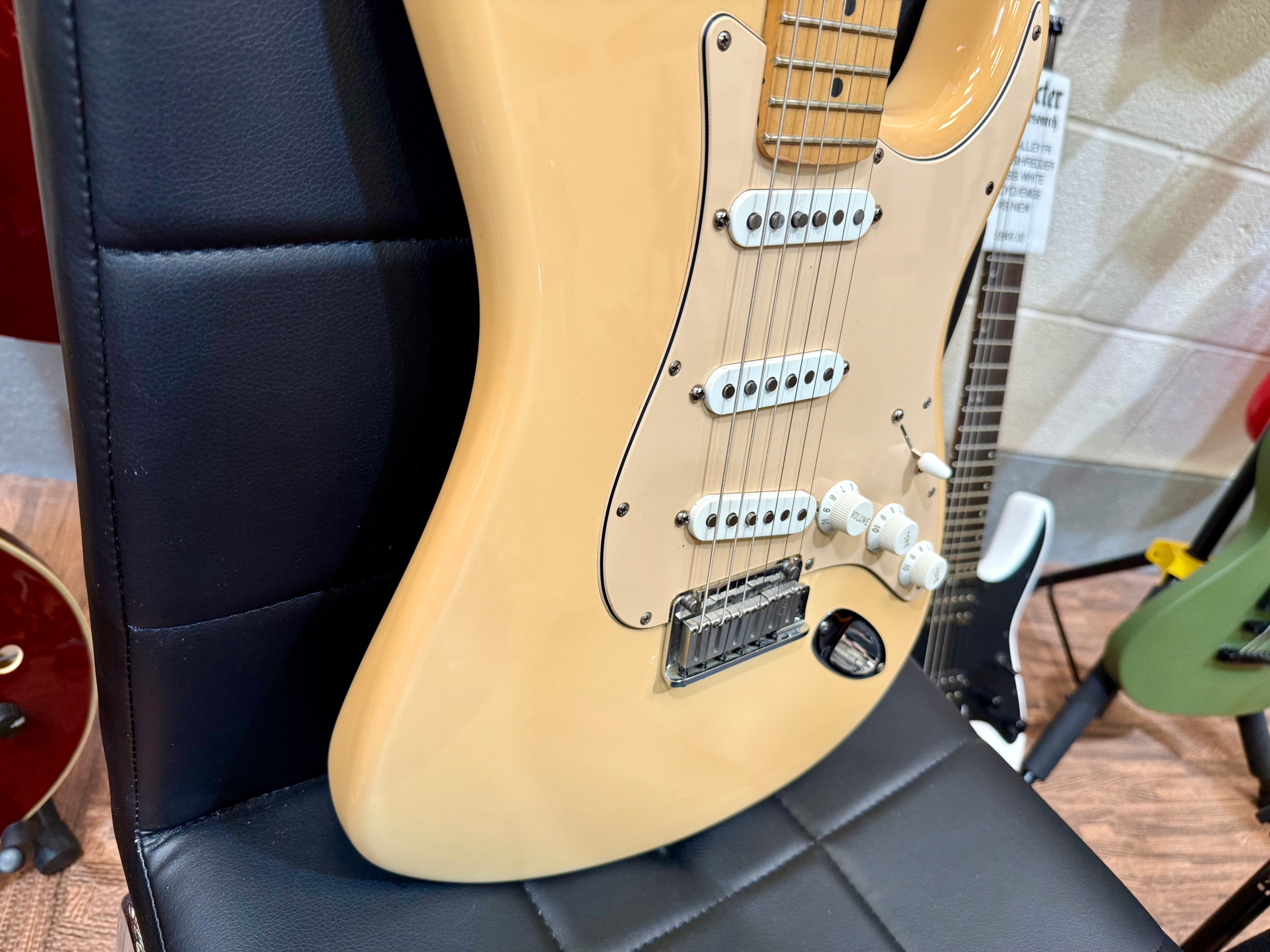 🌟2005 60th Anniversary🌟 Fender American Standard Stratocaster~ Vintage White!