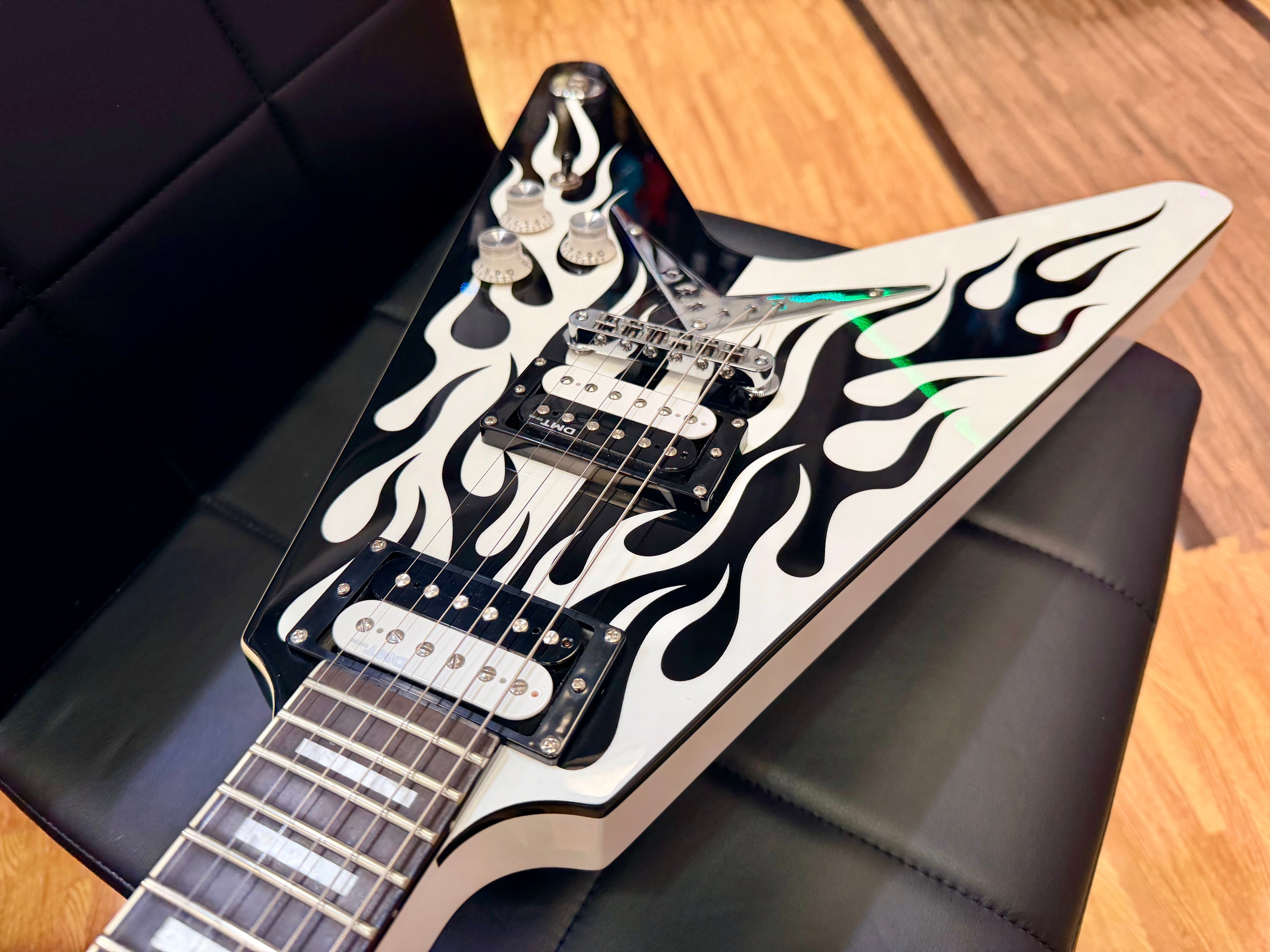🔥RARE🔥 Dean Michael Schenker Flying V Custom Flames~ 2021 Korea Guitar + Case!
