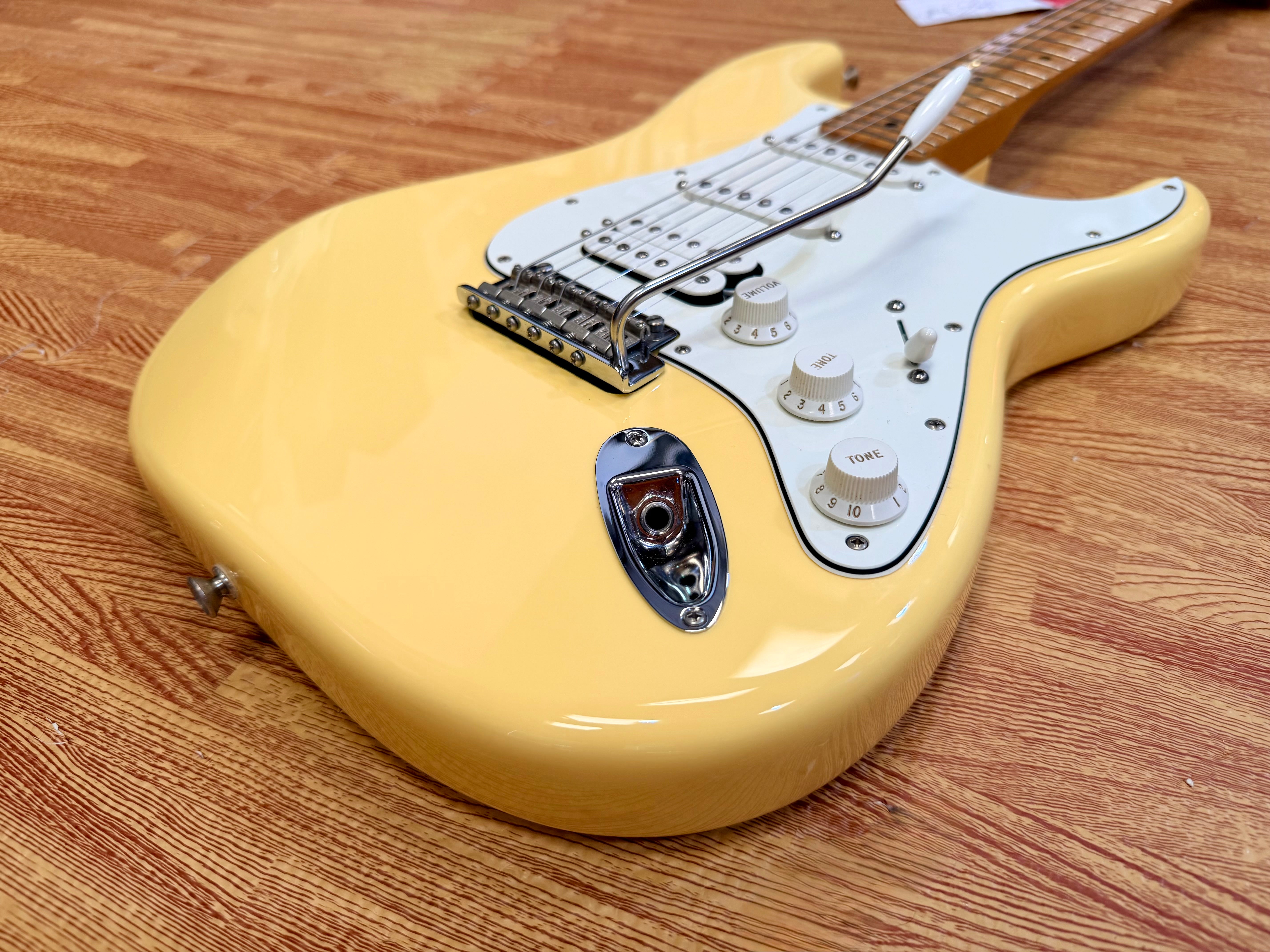 ✨MINT 2018✨ Fender Player Stratocaster HSS~ Buttercream Maple Neck + Gig Bag!