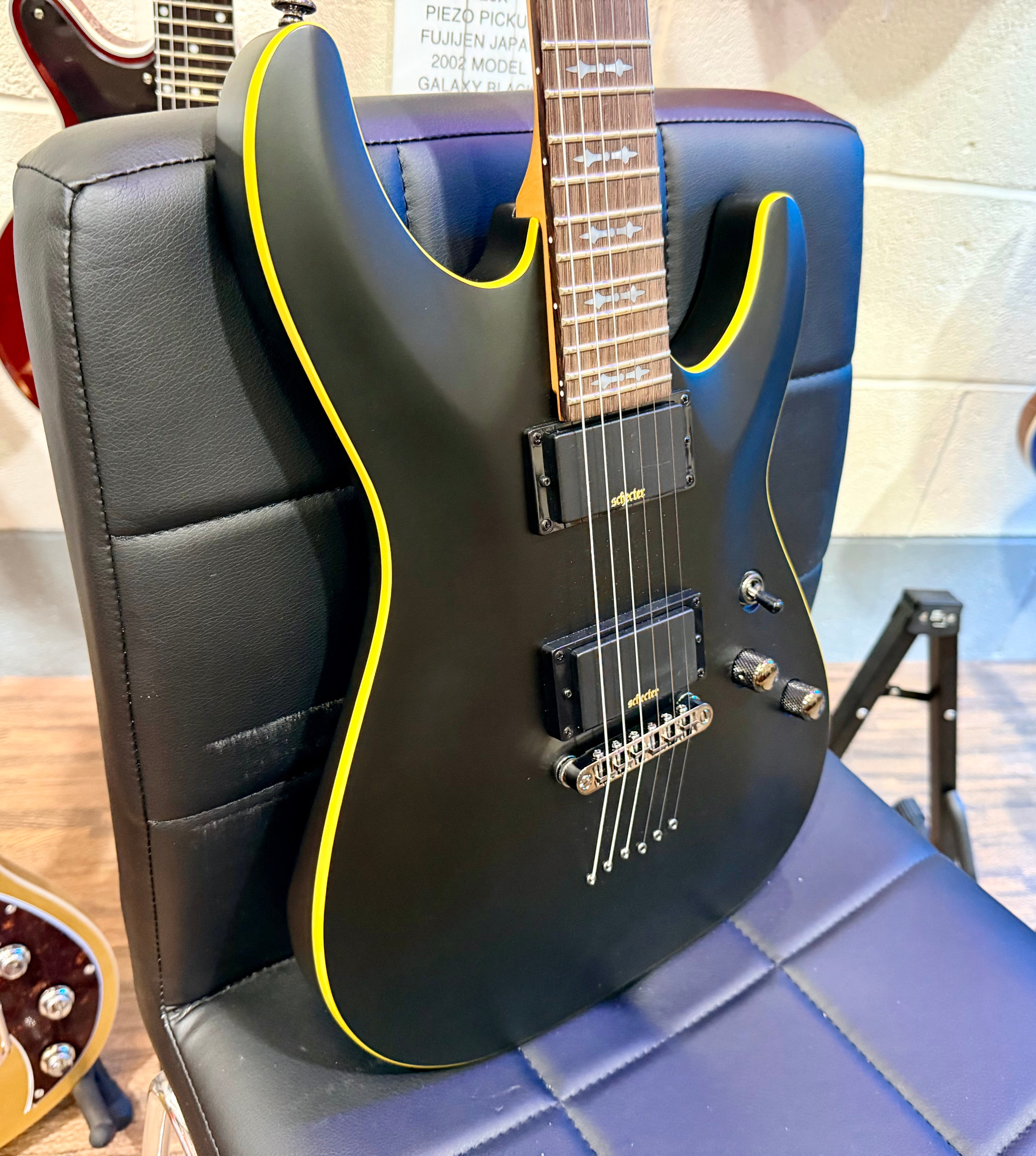 😈 NEW 2025 😈 Schecter Demon 6~ Aged Black Satin~ Diamond Active Pickups!