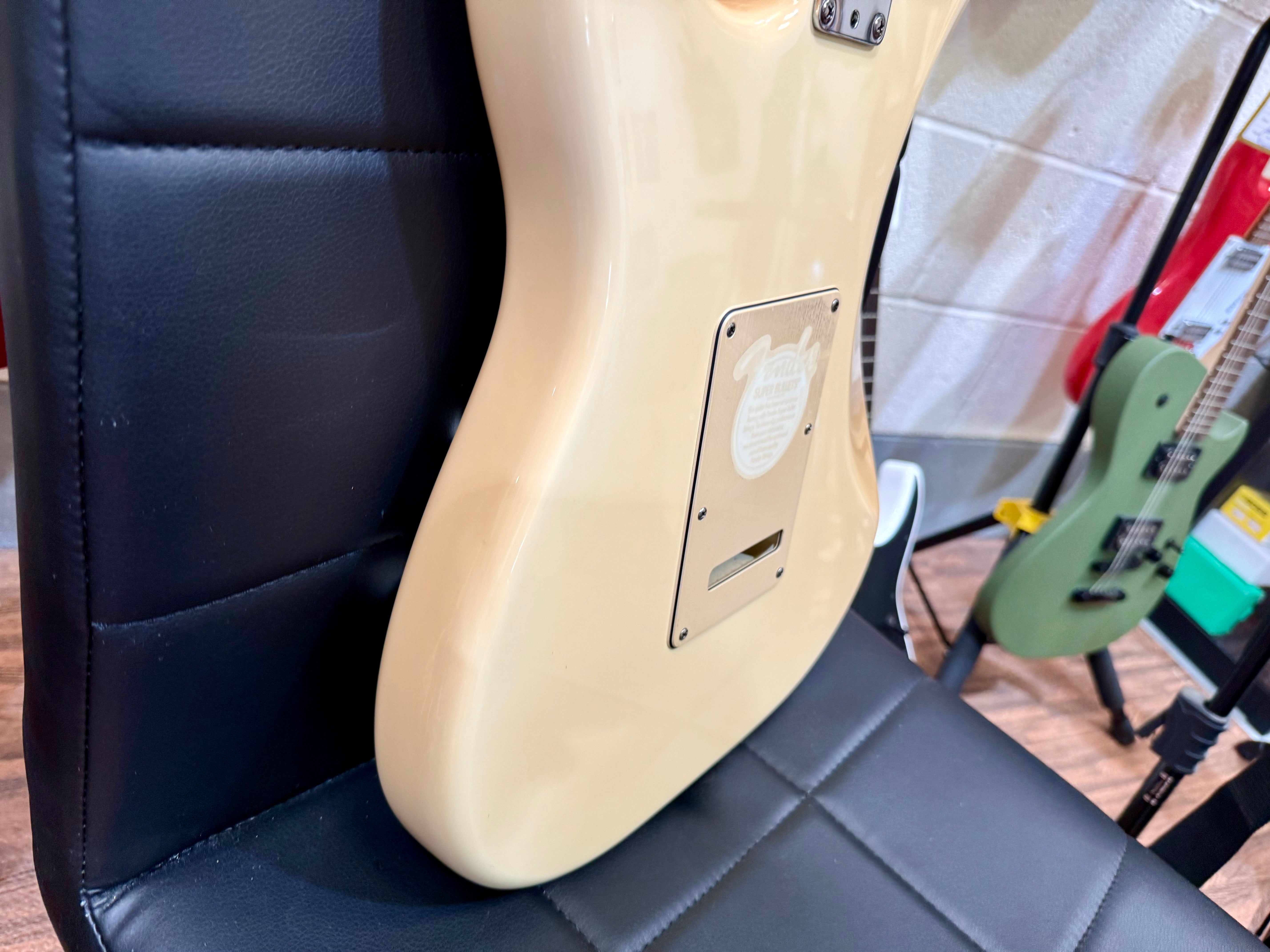 🌟2005 60th Anniversary🌟 Fender American Standard Stratocaster~ Vintage White!