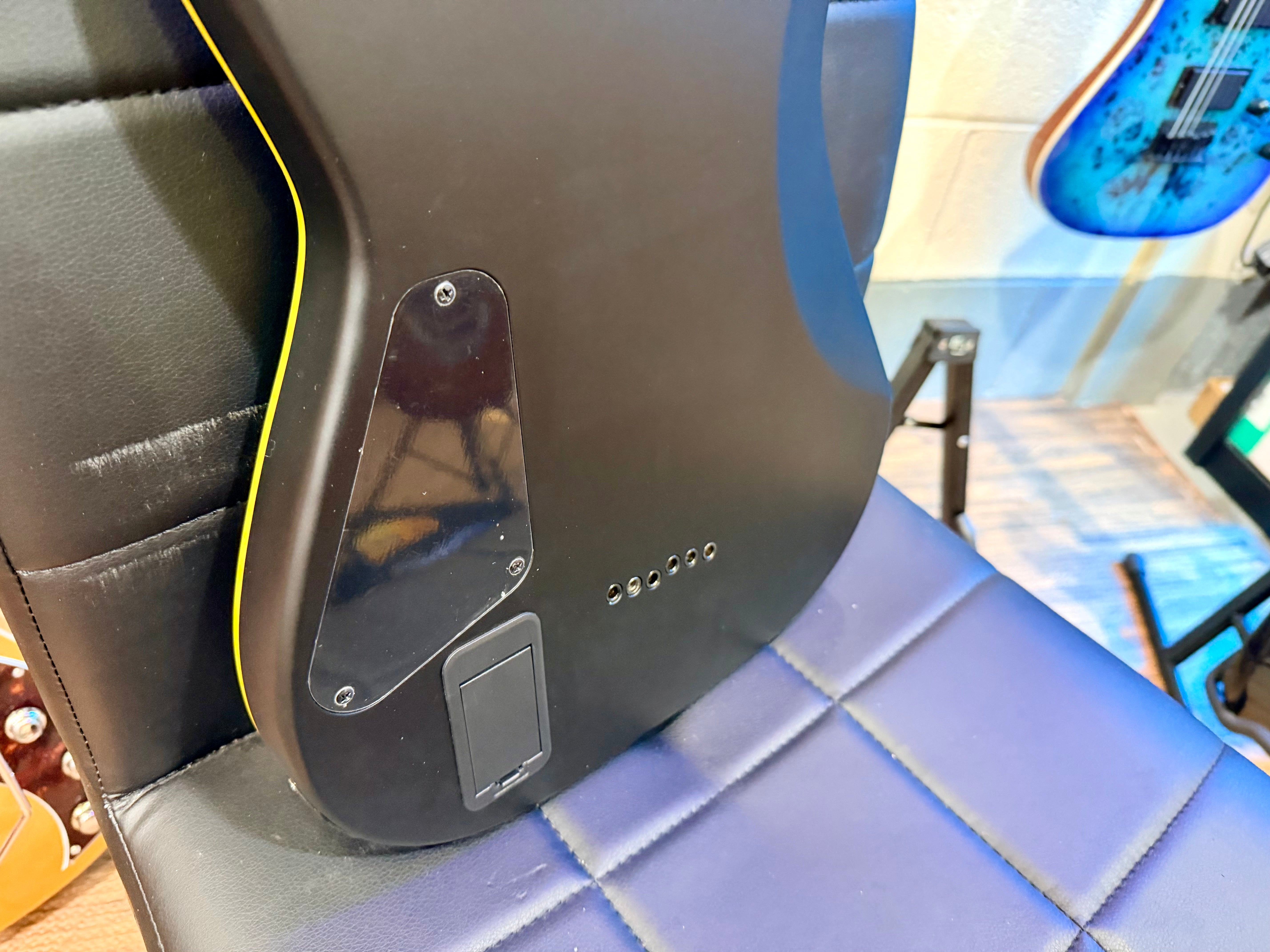 😈 NEW 2025 😈 Schecter Demon 6~ Aged Black Satin~ Diamond Active Pickups!