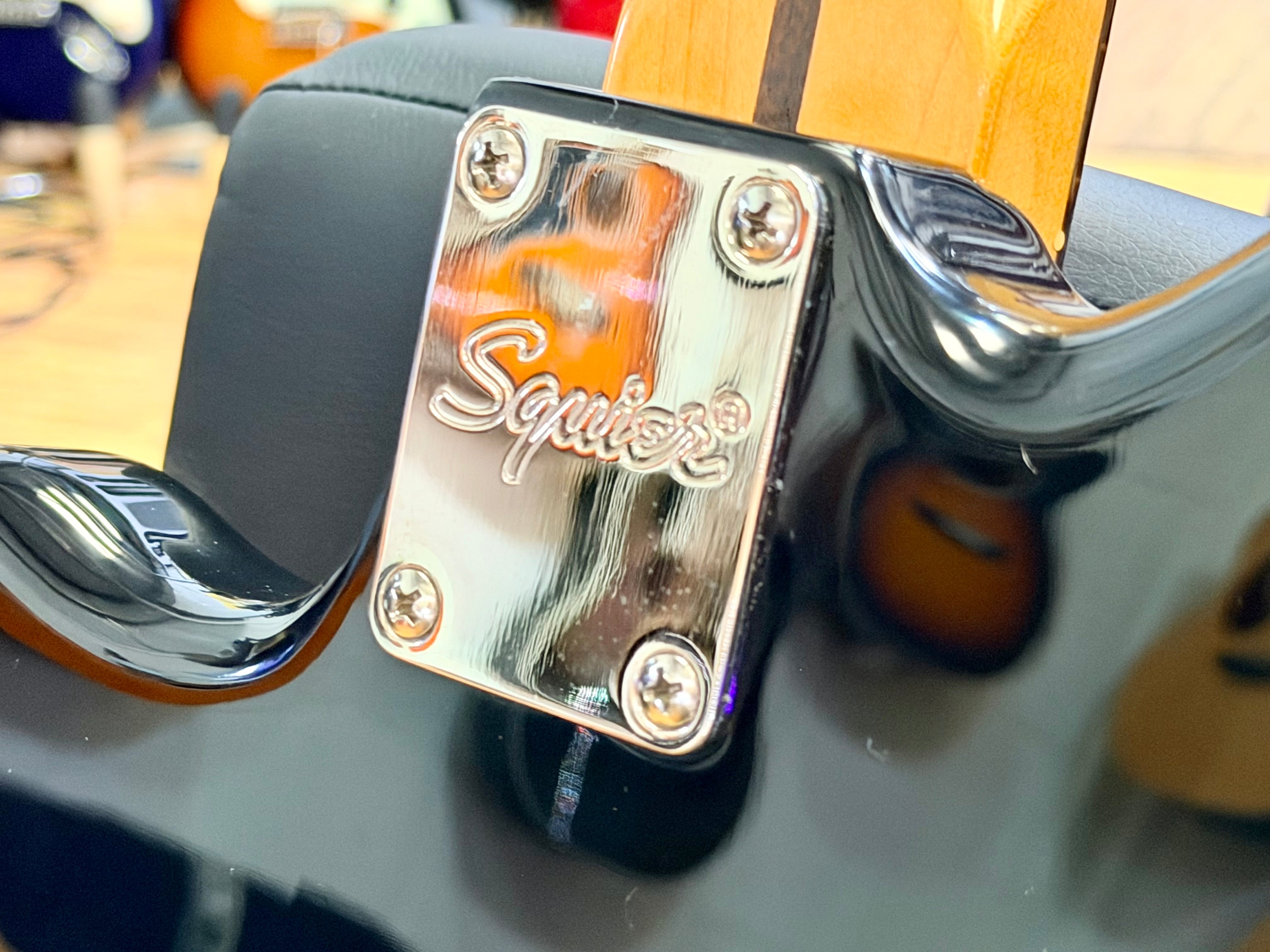 ✨1/250✨ Limited Edition Squier Classic Vibe 60’s Jazzmaster FSR Black & Gold!