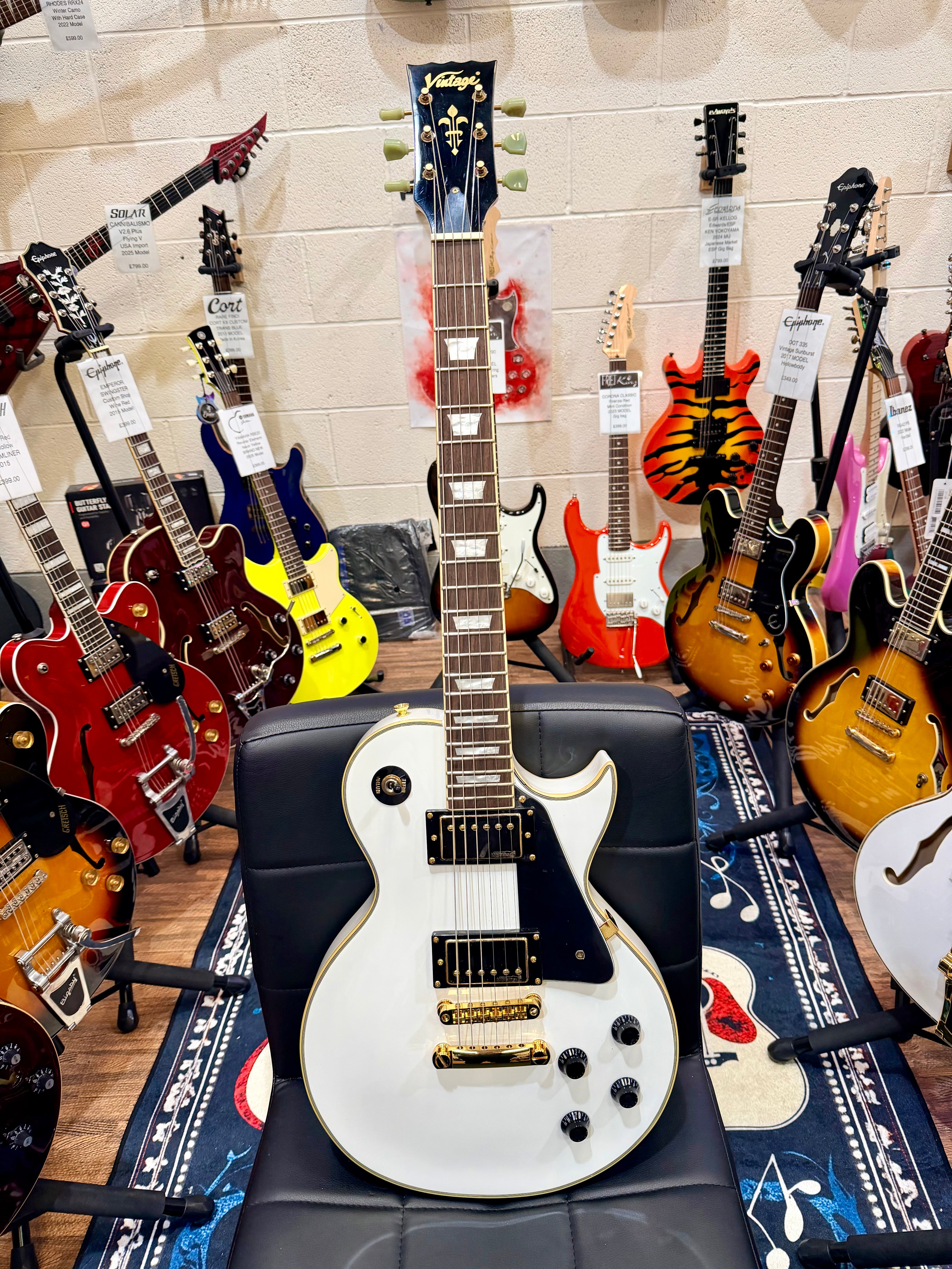 🔥B-STOCK🔥 Vintage V100 ReIssued Electric Guitar – Arctic White Les Paul V100AW