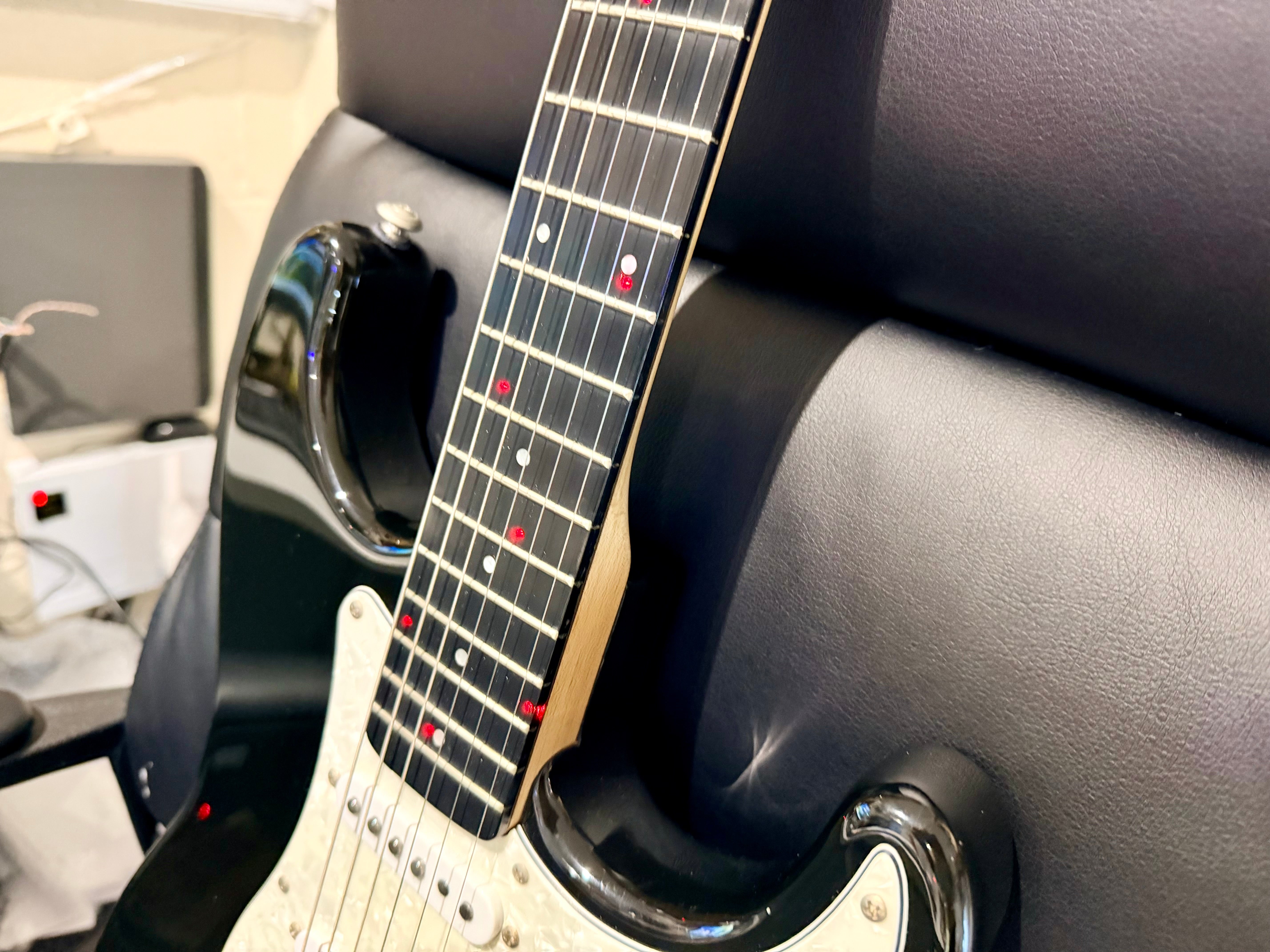 🔥LIGHTS-UP🔥 Fretlight Optek 400~ Electric Stratocaster Learning Guitar~ LOOK!