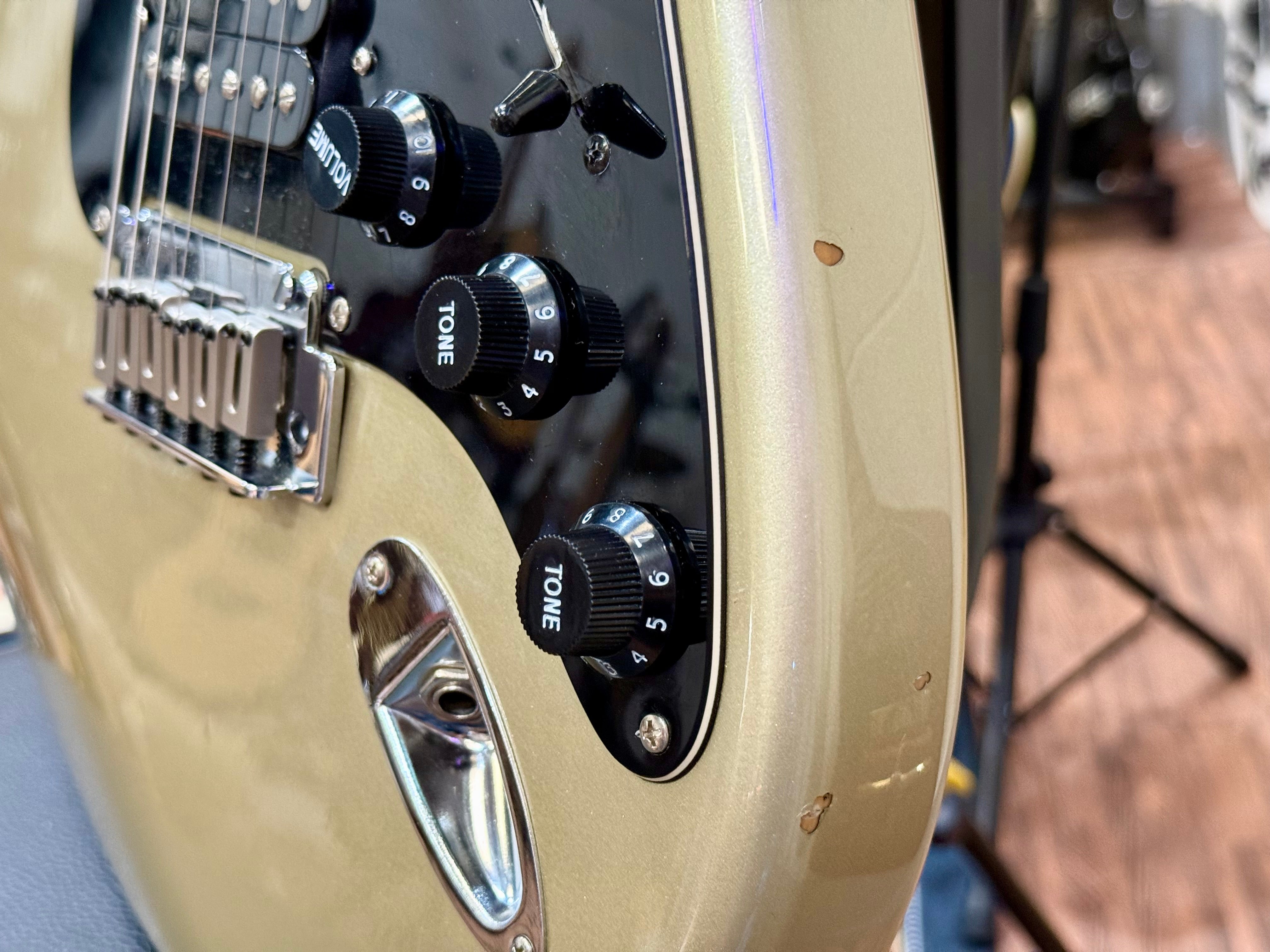 🌟2002🌟Fender Squier Stratocaster~ 20th Anniversary Ltd Edition~ Shoreline Gold!