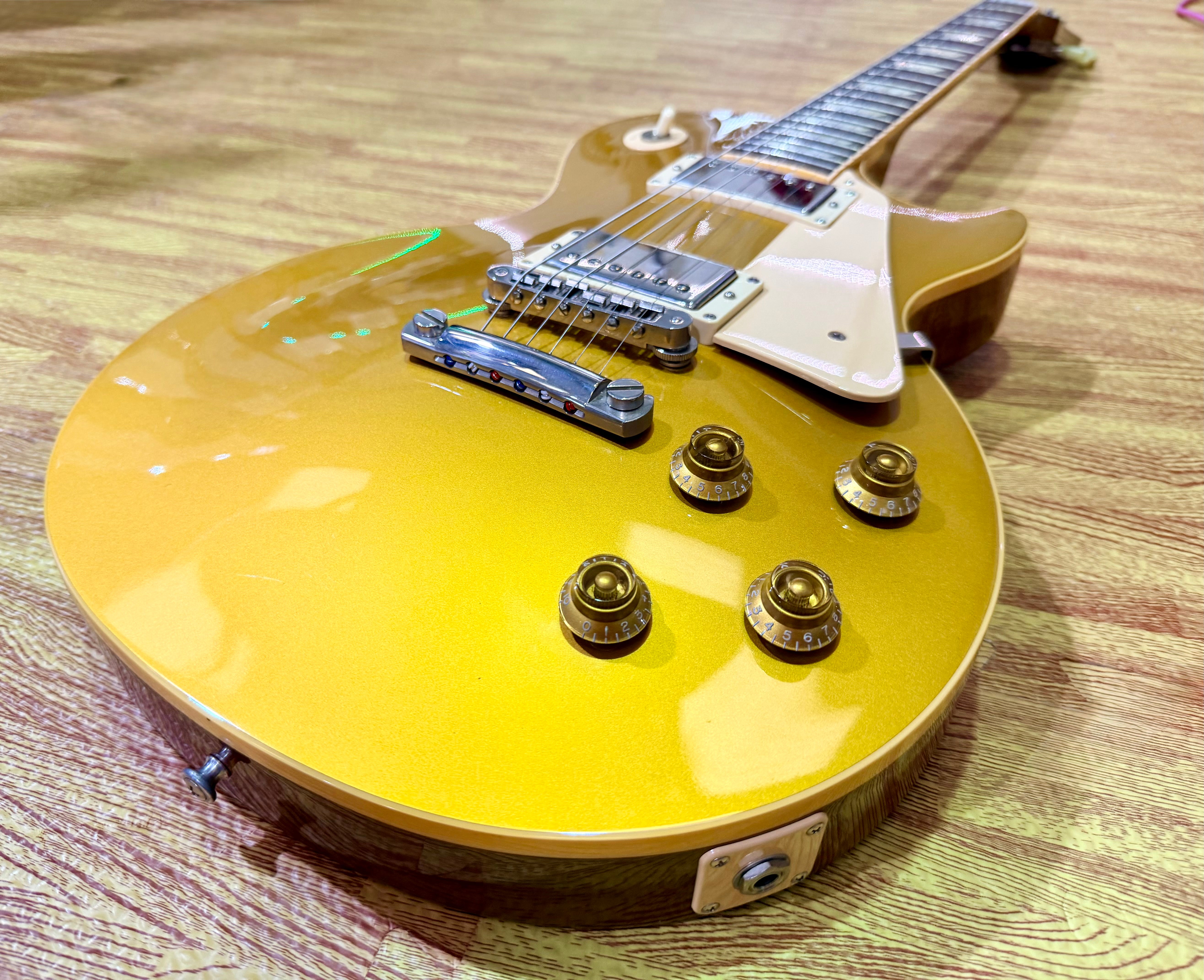 π 2005 Gibson USA Les Paul Standard Goldtop Jim Marshall OBE Signed + Case π