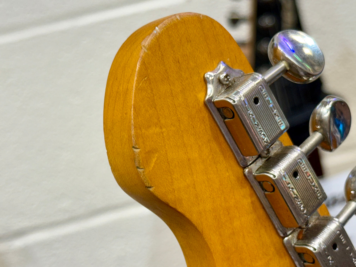 š„ Vintage V6 ICON Electric Guitar~ Distressed Sunburst Relic~ Stratocaster š„