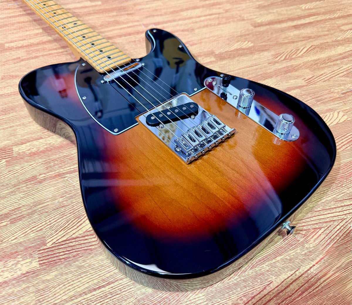 2026 Fender Player II Mexican Telecaster 3-Colour Sunburst Maple Neck~ Ex Demo!