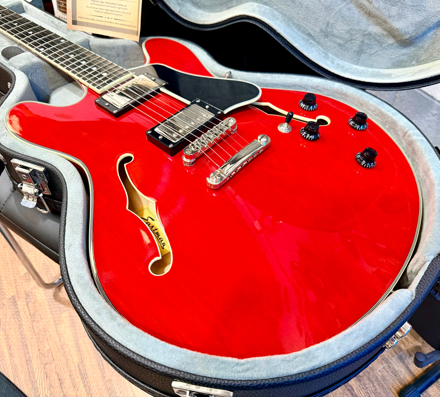 🍒MINT 2022 🍒 Eastman T386-RD Thinline Semi-Hollow ‘335’ Antique Red + Case!