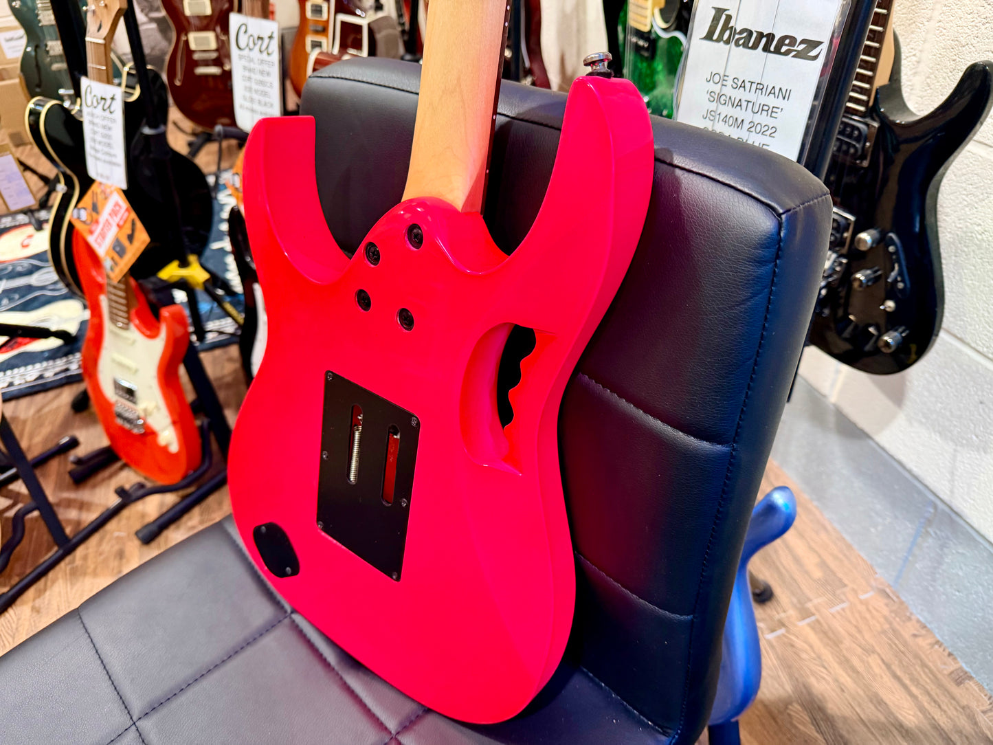 🔥2017🔥 Ibanez Steve Vai Jem Jr~ Neon Pink Junior~ Floyd Rose~ Wizard Neck!