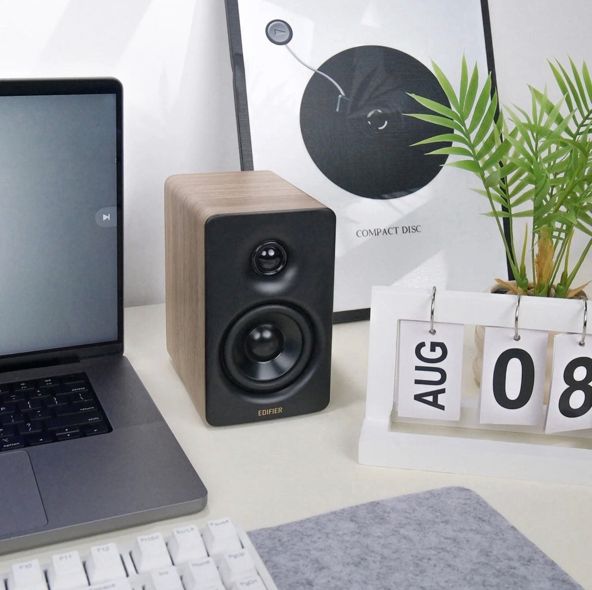 Edifier M60 Hi-Res Oak Active Bookshelf BT Studio Speakers/Monitors with Stands