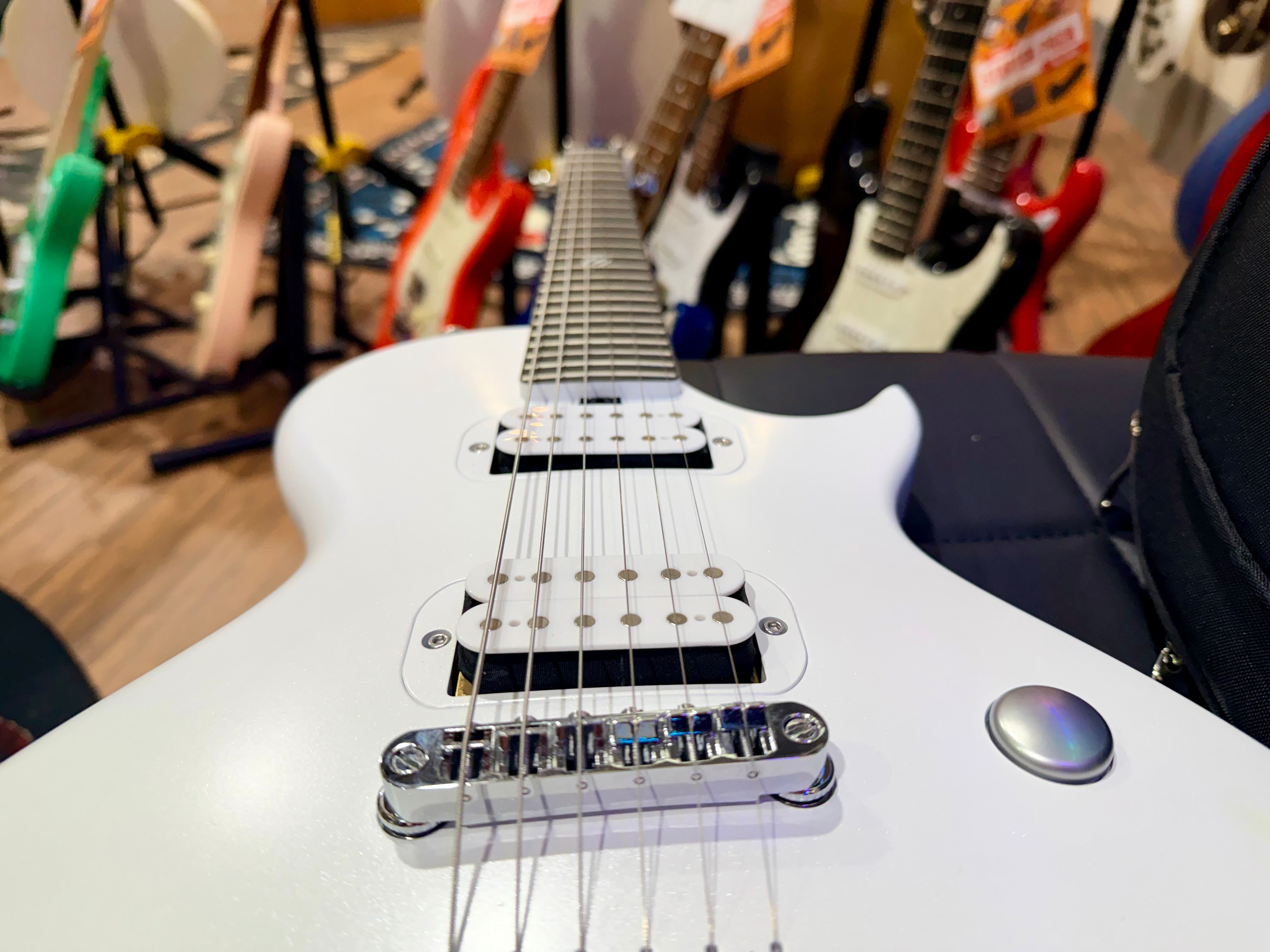 🔥 Enya Nova Go Sonic~ Pearl White~ Smart Electric Guitar~Speaker & FX + Bag 🔥