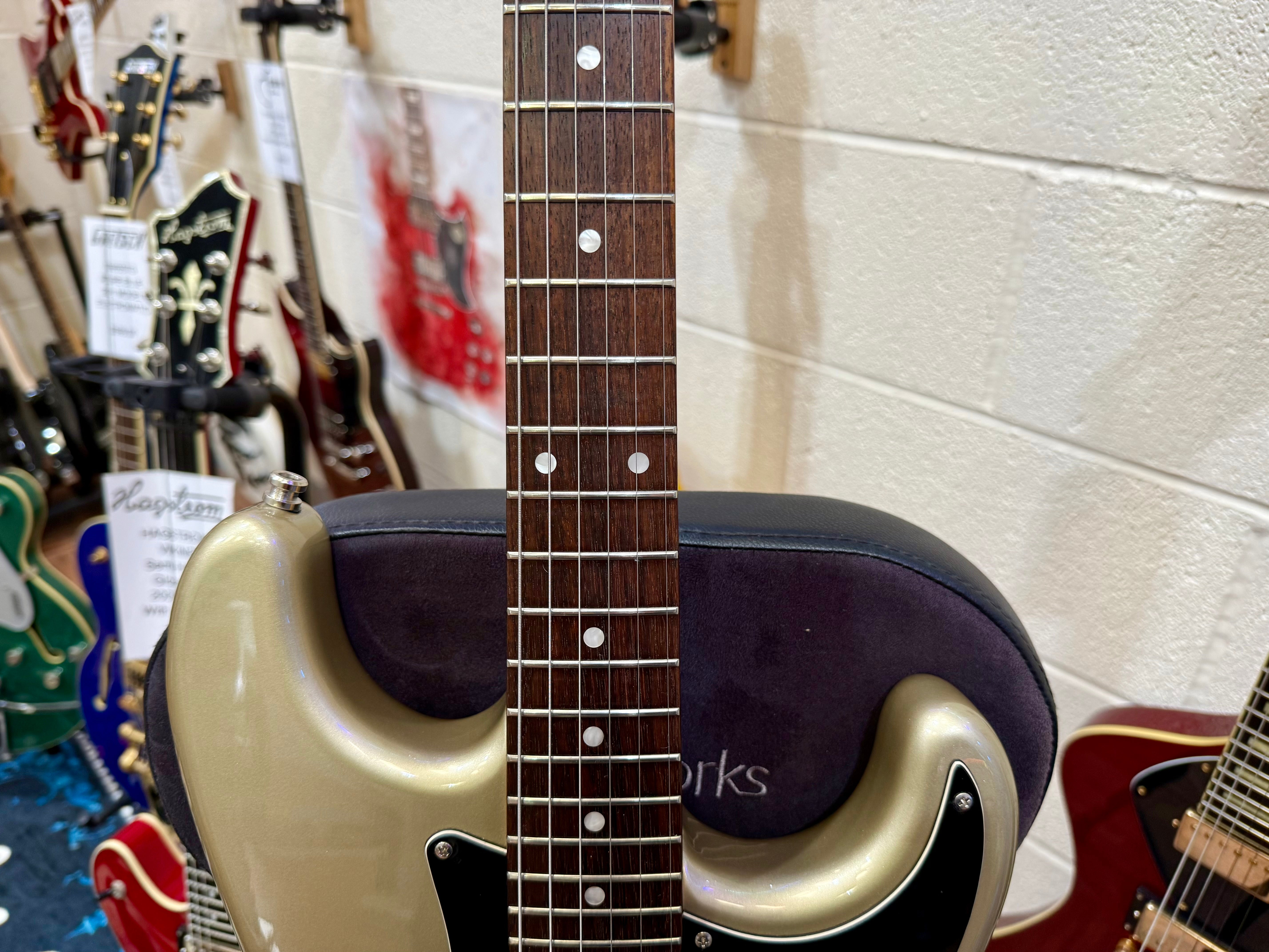 🌟2002🌟Fender Squier Stratocaster~ 20th Anniversary Ltd Edition~ Shoreline Gold!