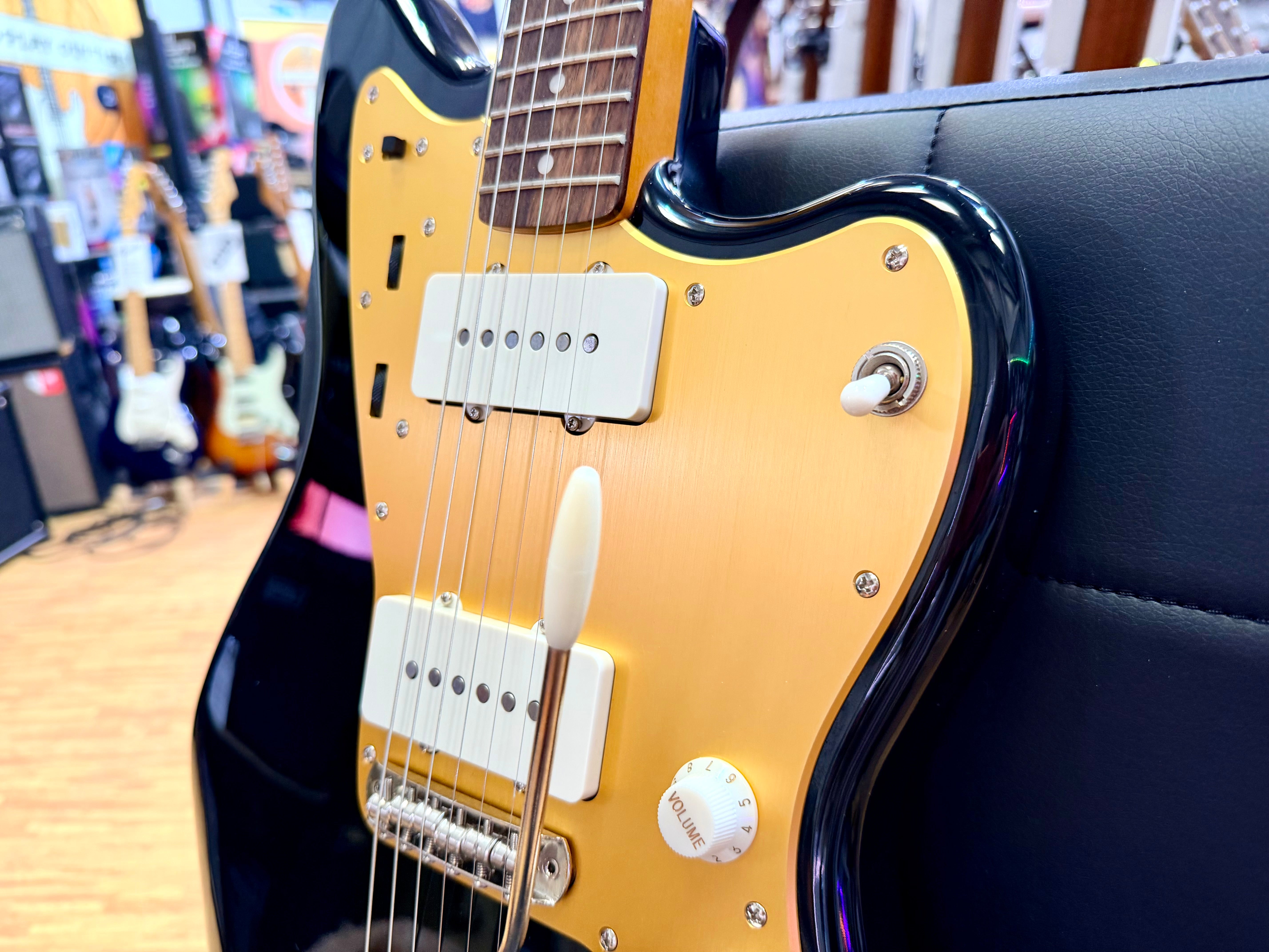 ✨1/250✨ Limited Edition Squier Classic Vibe 60’s Jazzmaster FSR Black & Gold!