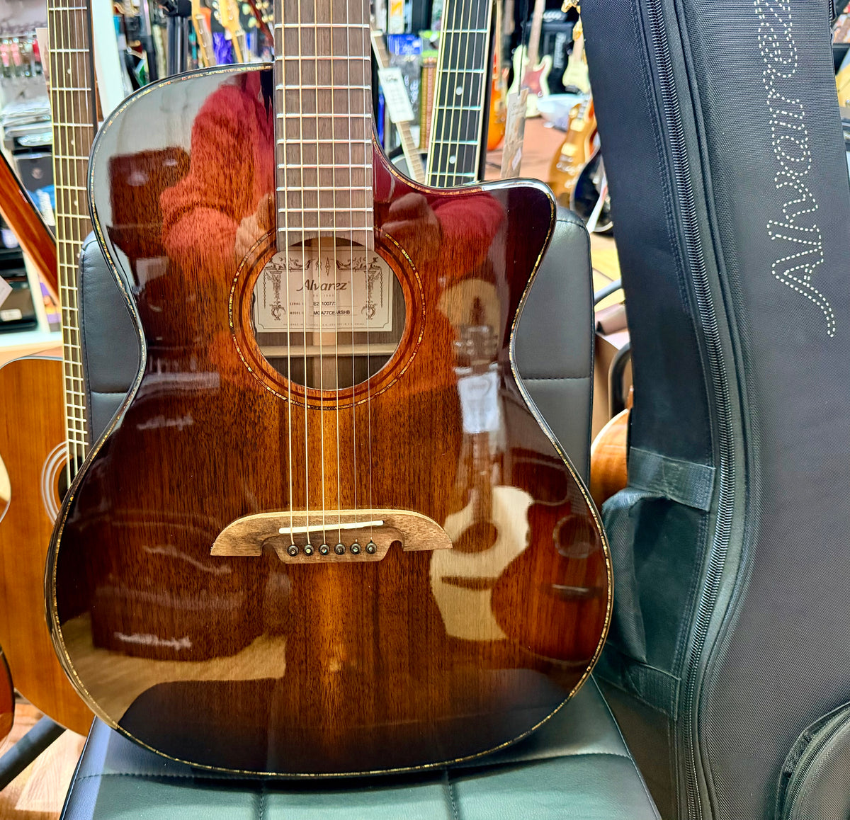 Alvarez Masterworks Elite 77 Grand Auditorium~ Solid Walnut~ MGA77 Shadowburst!