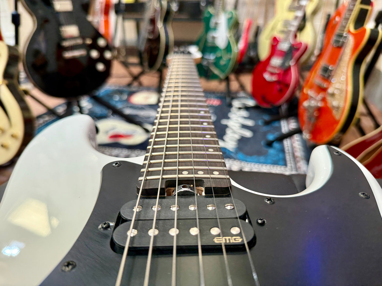 🔥2021🔥 Schecter Sun Valley Super Shredder FR~ Gloss White~ Floyd Rose!