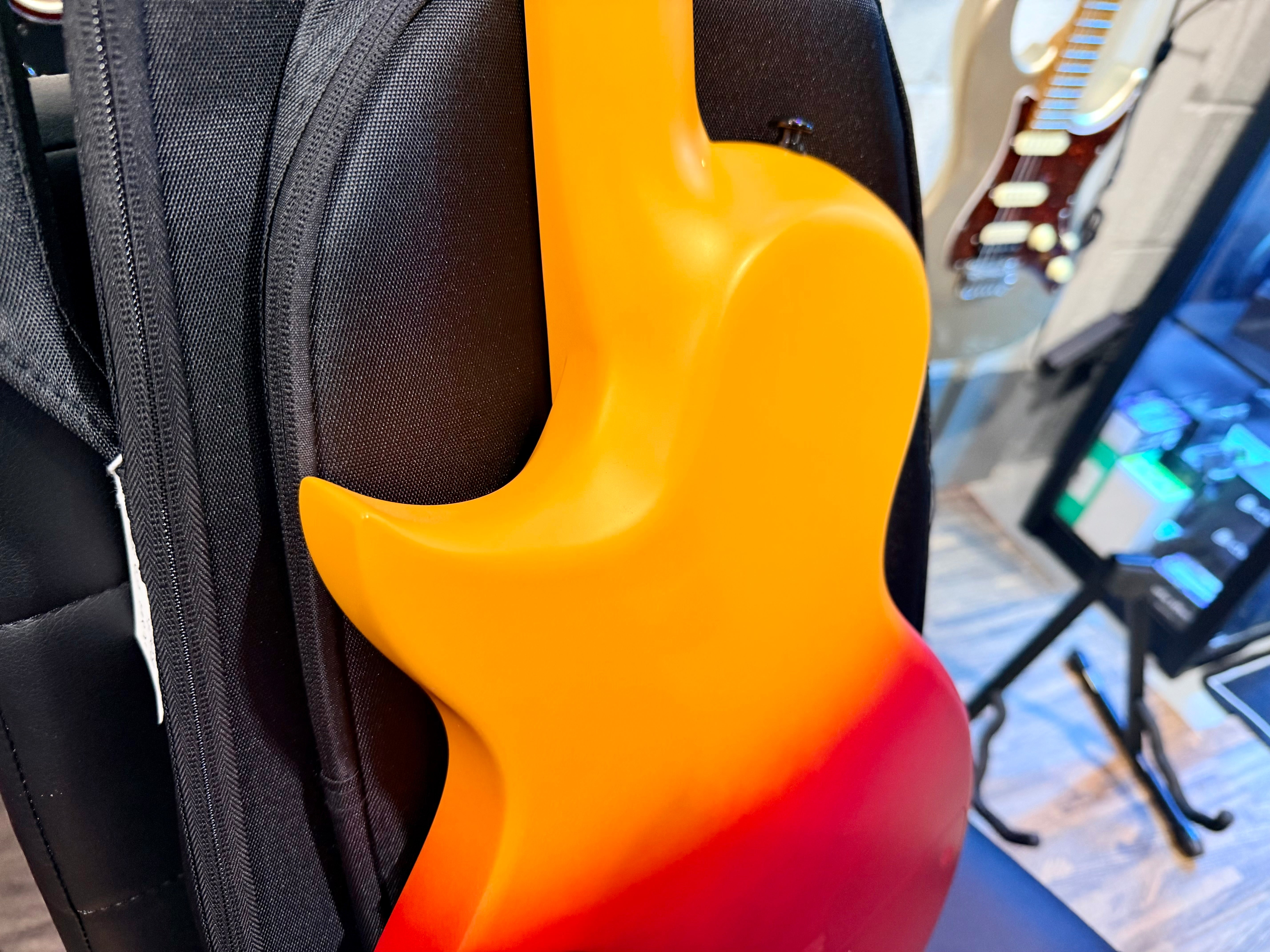 🔥 Enya Nova Go Sonic~ Volcanic Red~ Smart Electric Guitar~Speaker & FX + Bag 🔥