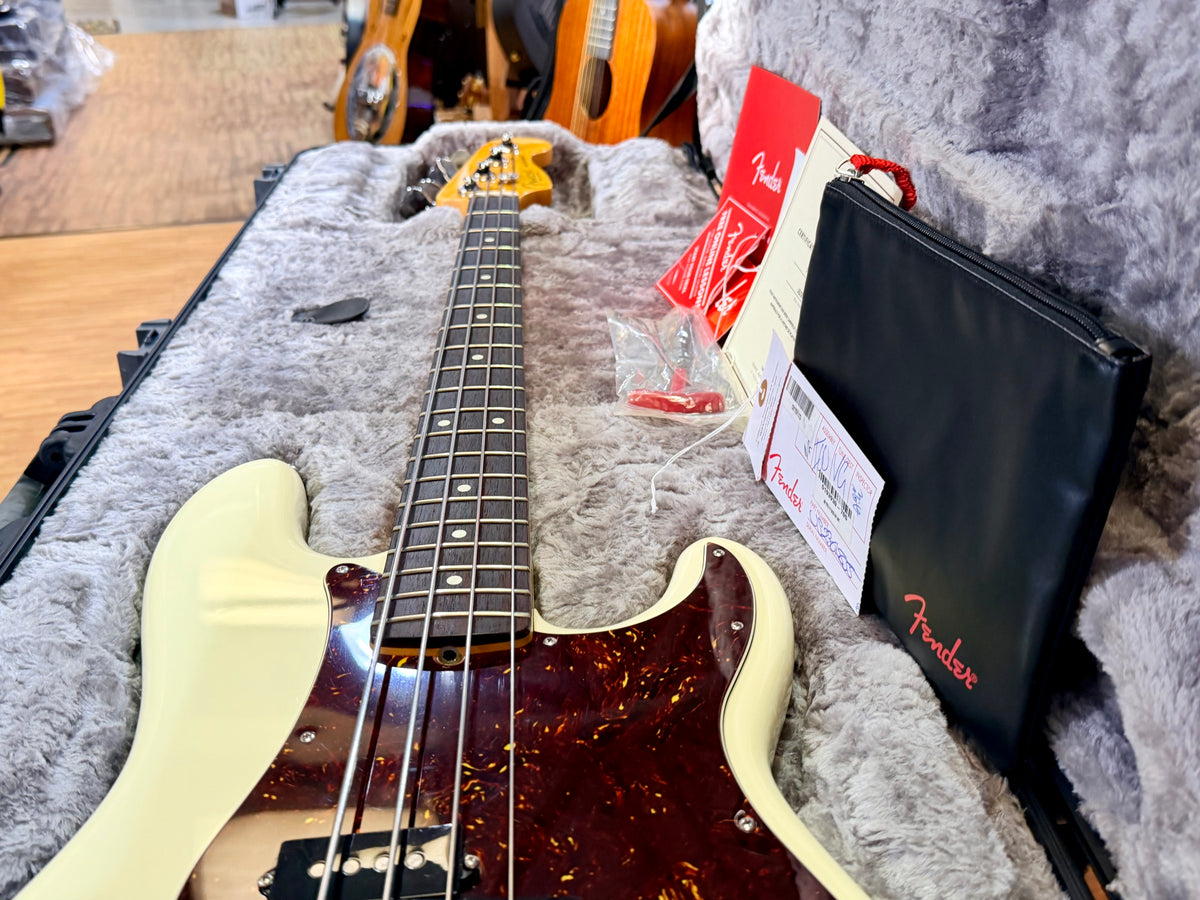 2023 Fender American Professional II Precision Bass Guitar~ Olympic White + OHSC