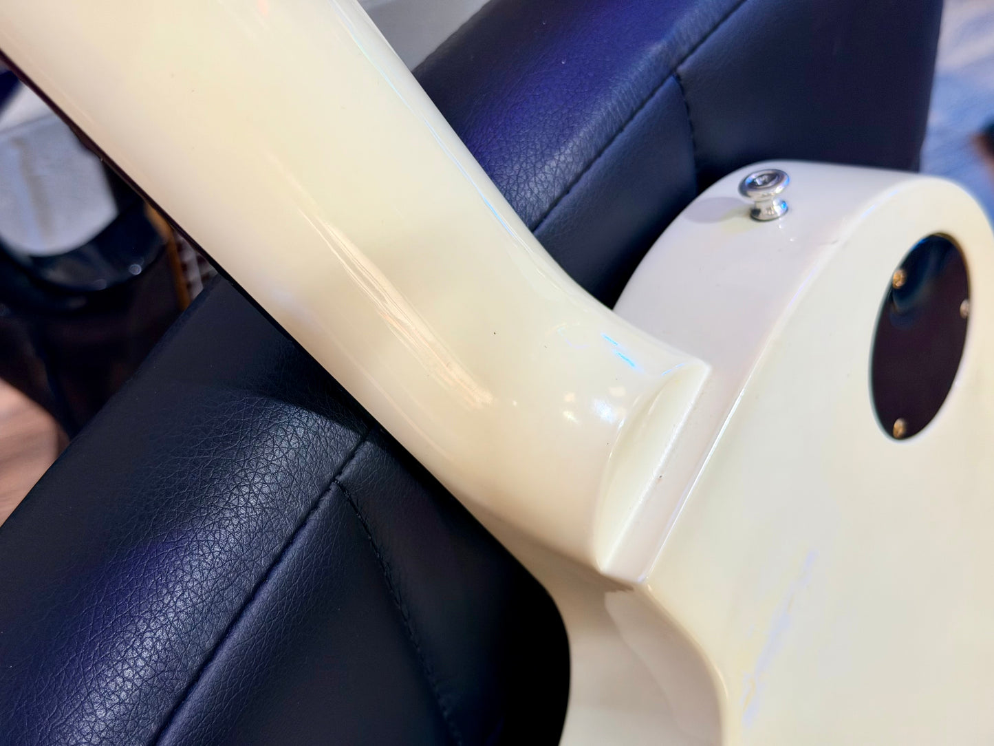 🌟2009🌟 Gibson Les Paul Studio~ Alpine White & Gold~ Ebony Fretboard~ Gig Bag!