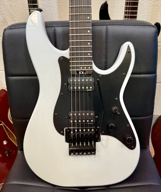 🔥2021🔥 Schecter Sun Valley Super Shredder FR~ Gloss White~ Floyd Rose!