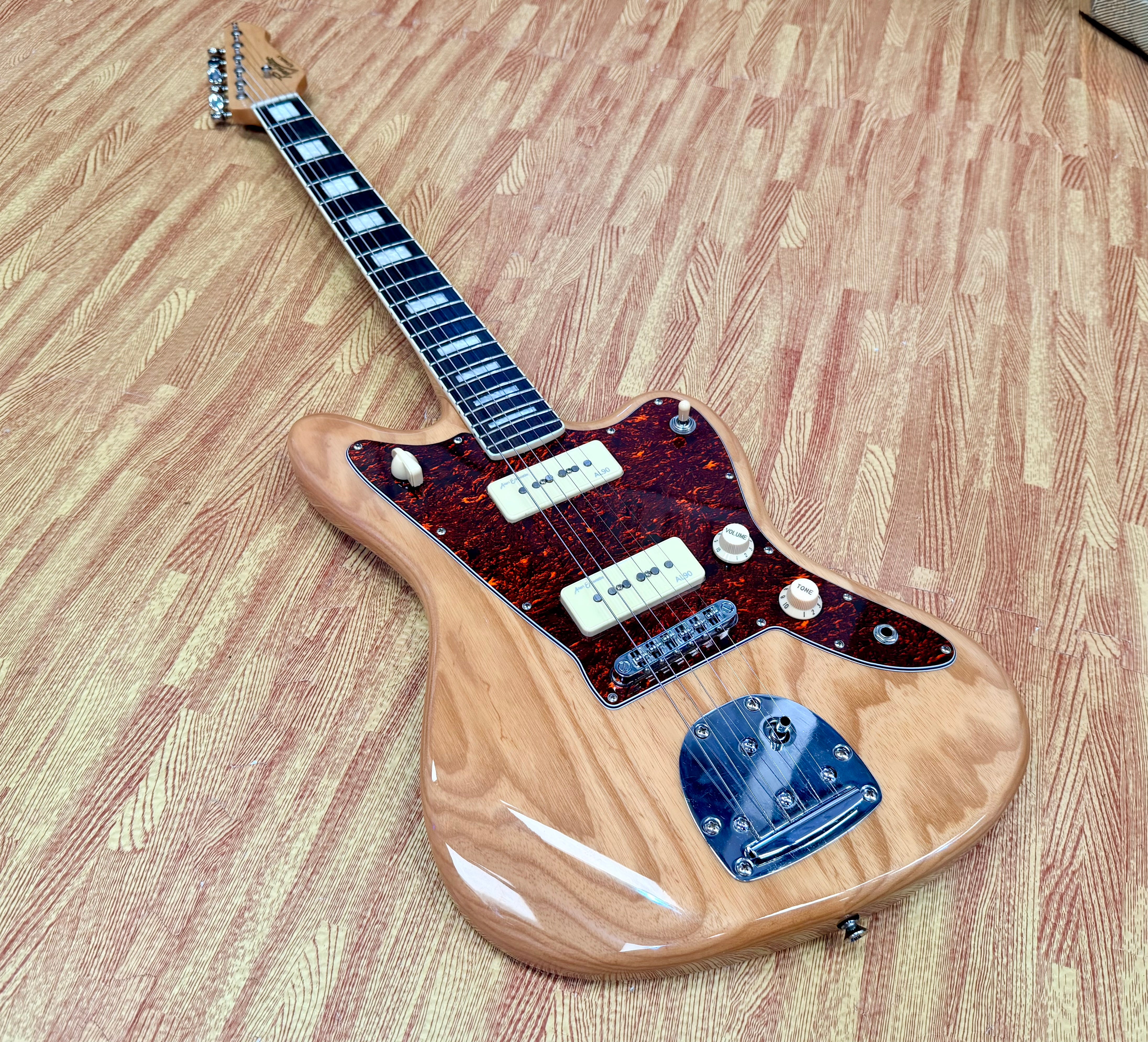 ✨2024✨ Revelation RJT60 DLX Deluxe Natural Swamp Ash~ Alan Entwistle Jazzmaster