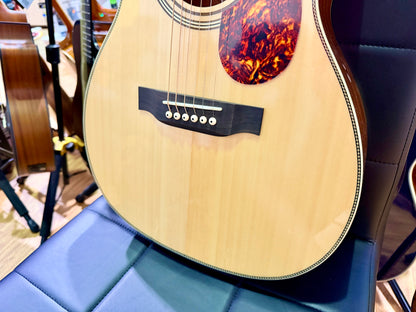 Vintage V900PNC Solid Spruce Parlour Acoustic Guitar~ Orchestral OM Solid Top