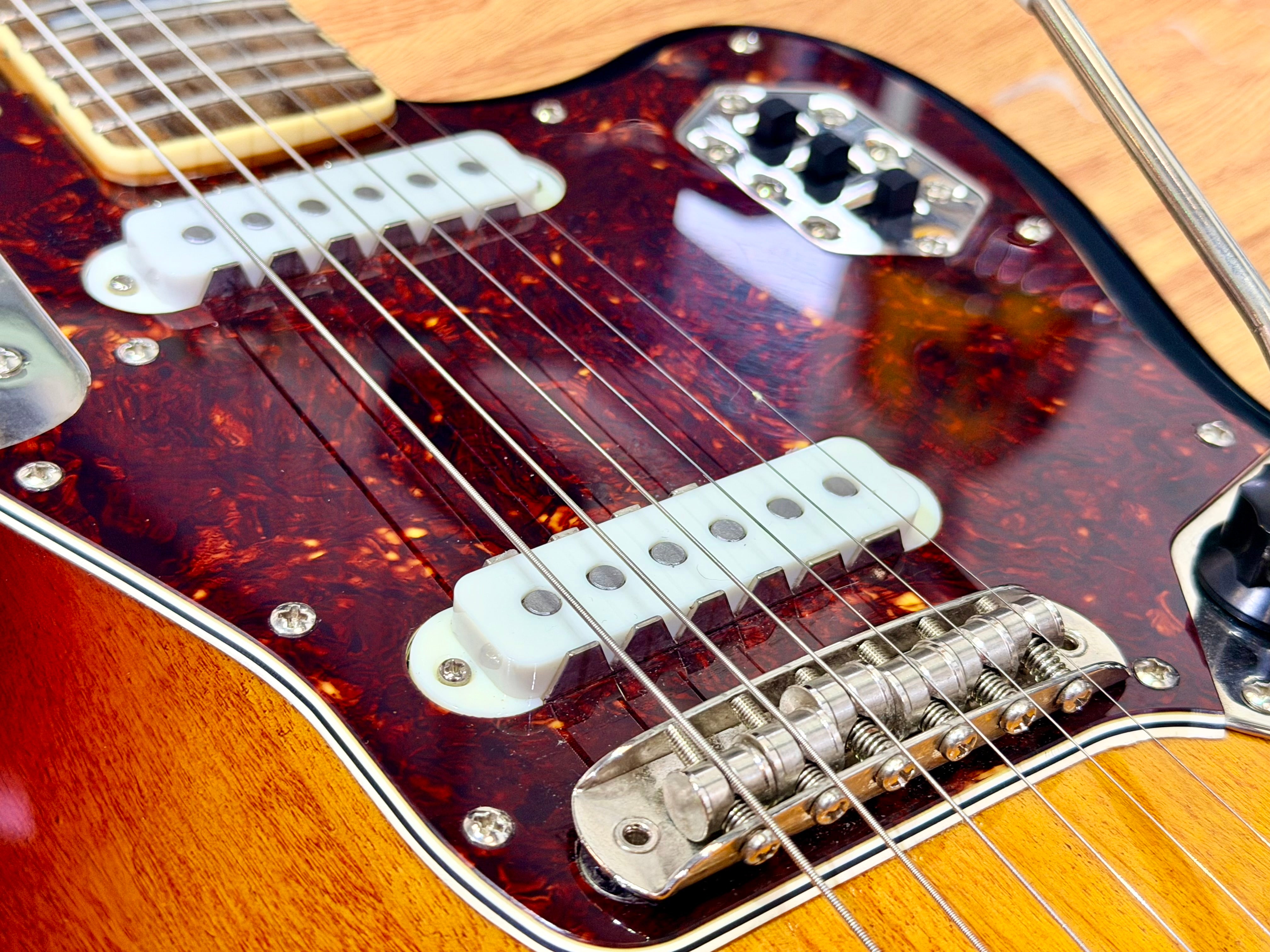 ✨2019✨ Fender Squier Classic Vibe '70s Jaguar~ 3-Tone Sunburst~ Electric Guitar
