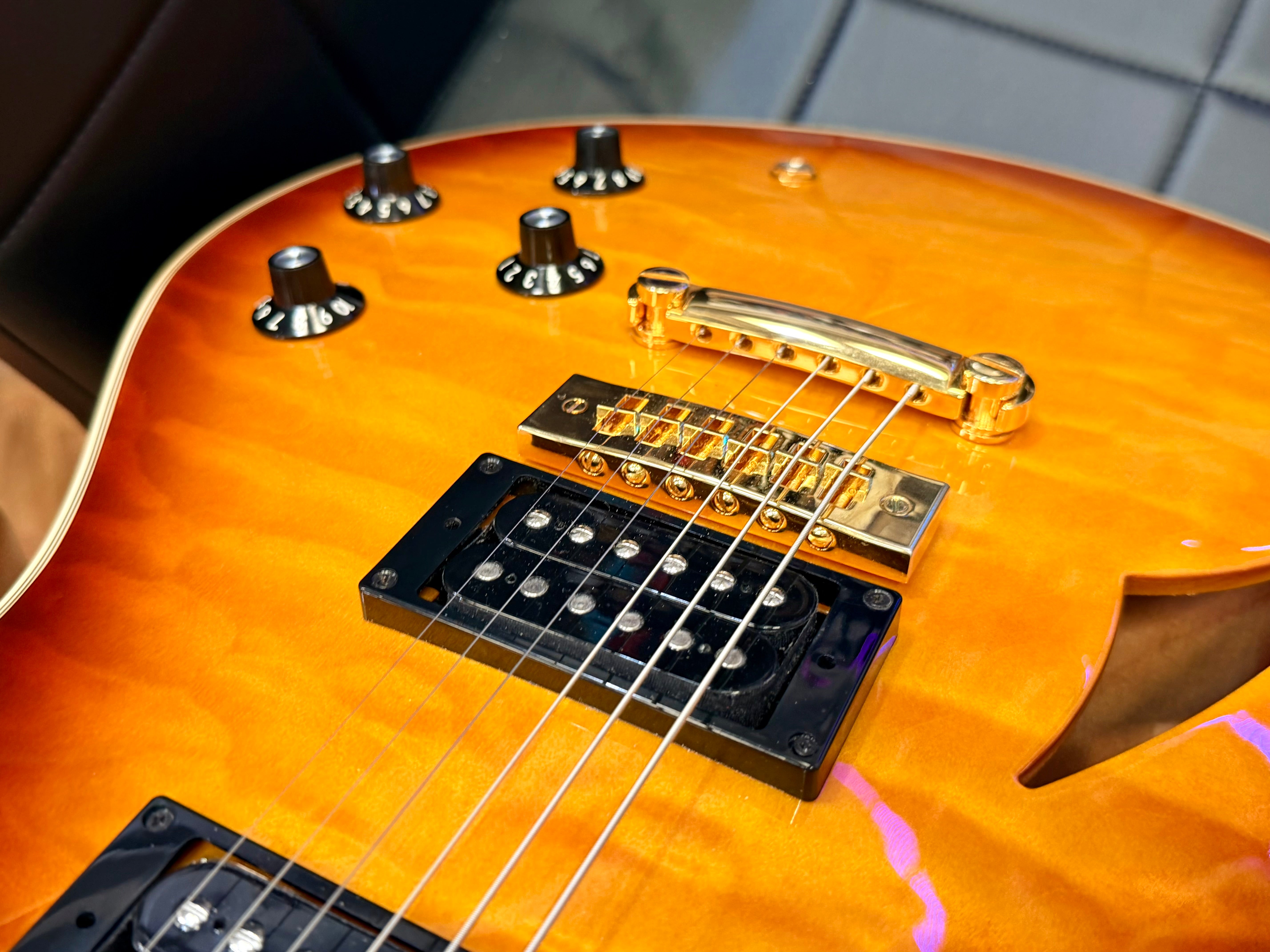 🔥2024🔥 EVH SA-126 Special QM Tobacco Sunburst + OHSC~ MINT~ Wolfgang Van Halen