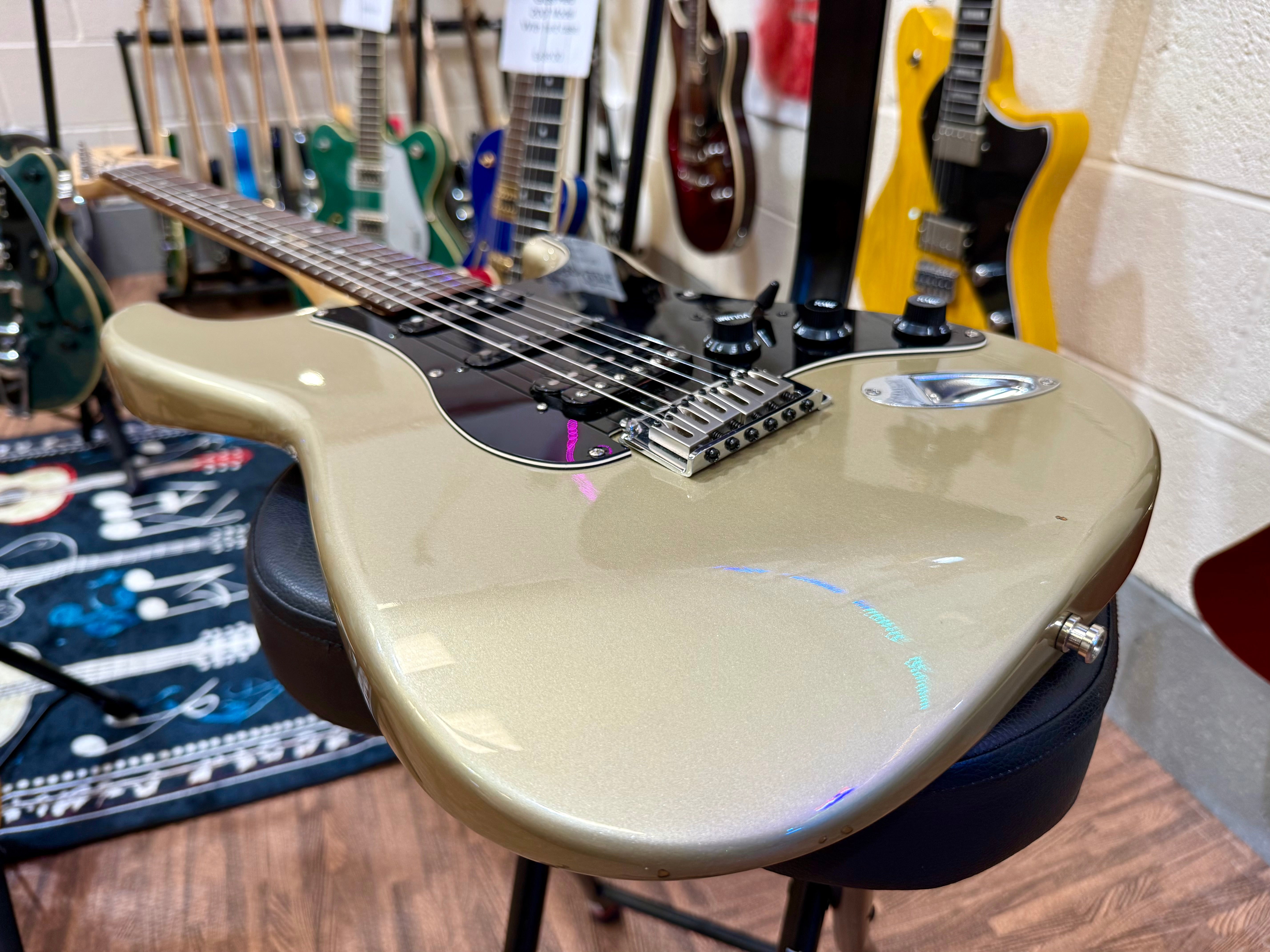 🌟2002🌟Fender Squier Stratocaster~ 20th Anniversary Ltd Edition~ Shoreline Gold!
