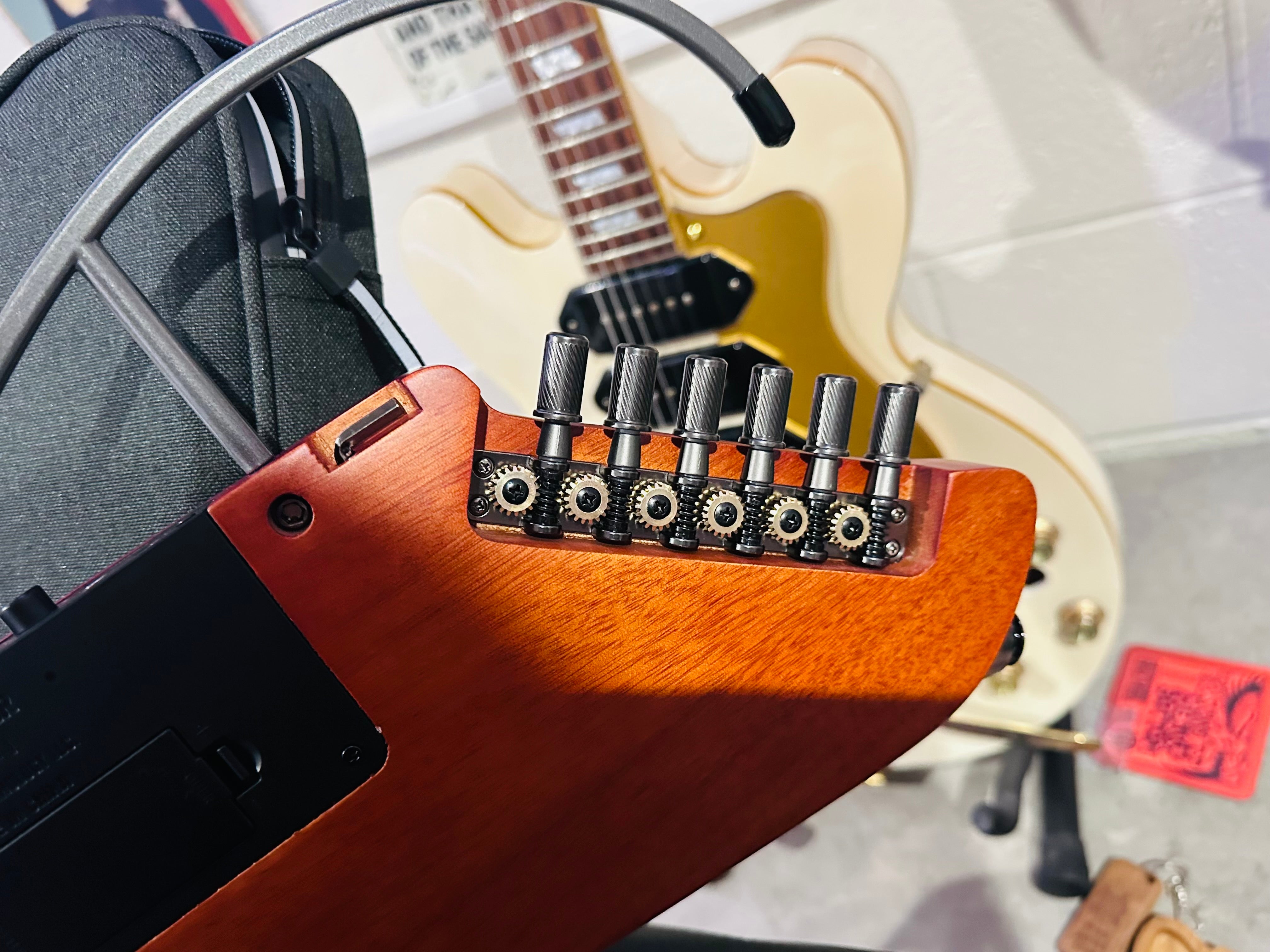 🌟NEW🌟 Donner HUSH-I Electro Acoustic Silent Travel Headless Guitar~ Mahogany!