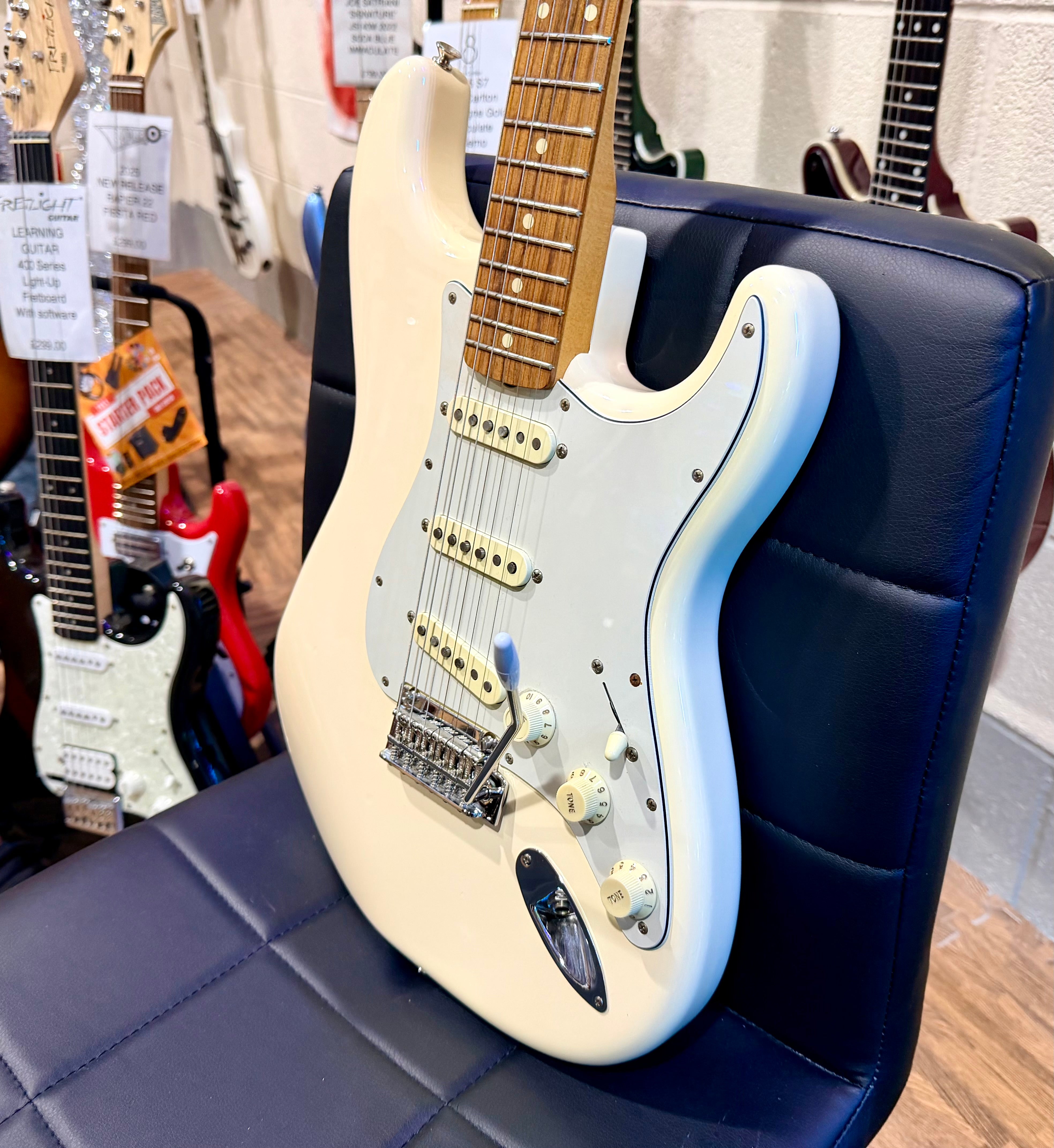 🌟2021🌟 Fender Vintera ‘60s Modified Stratocaster~ Olympic White~ Mexican Strat