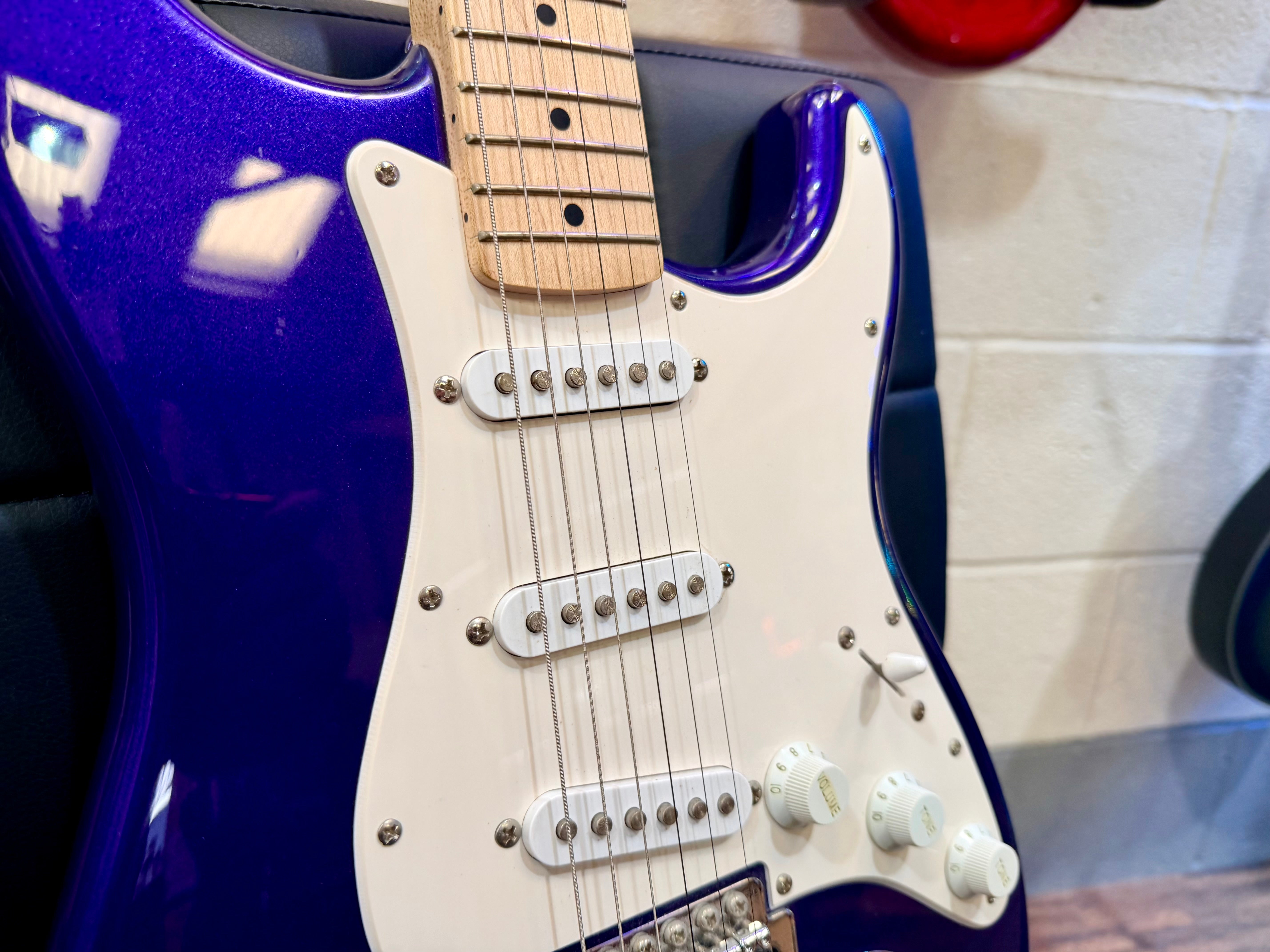🌟LIMITED EDITION🌟 Fender Squier FSR Bullet Stratocaster~ Metallic Purple/Blue!