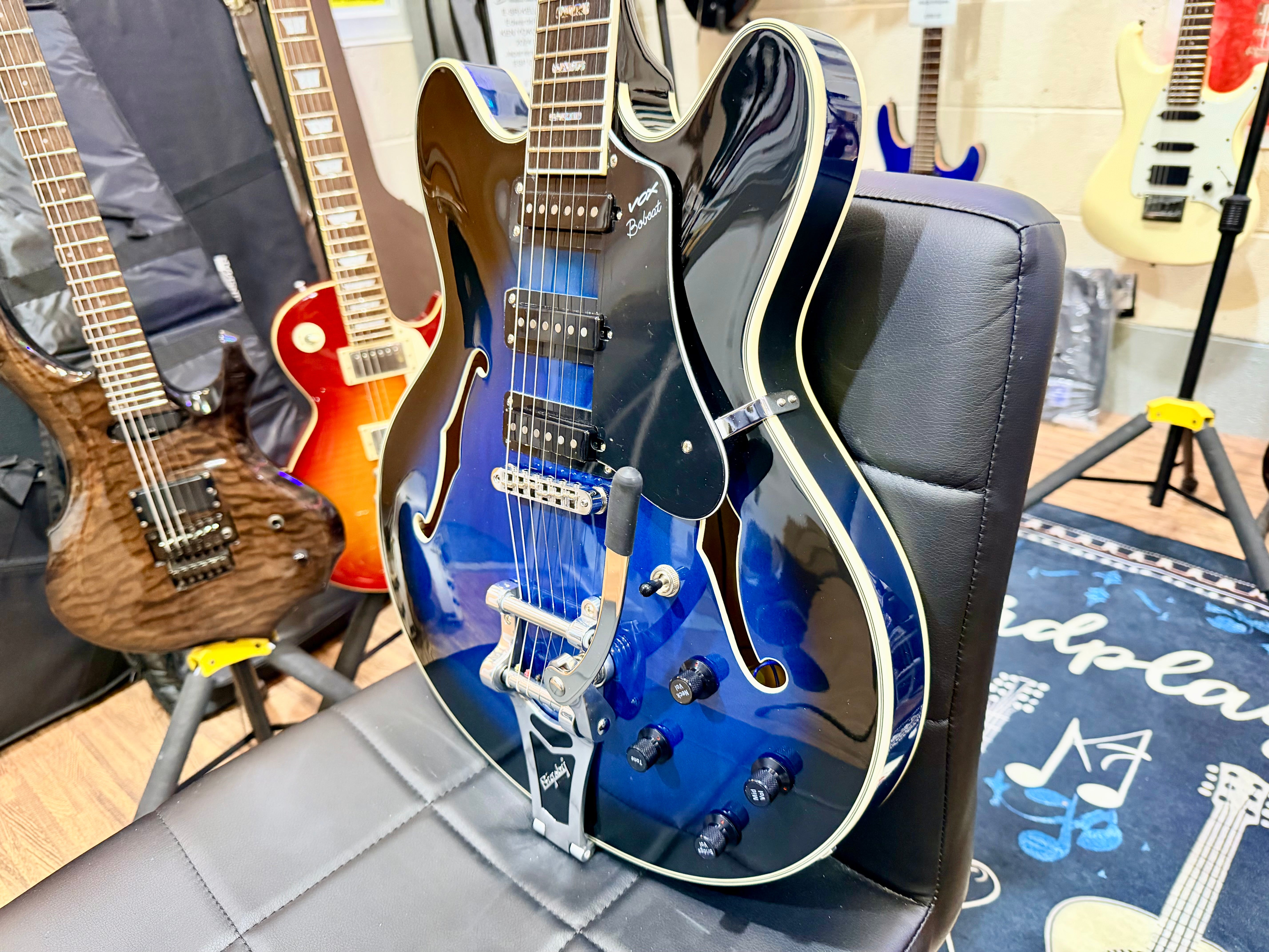 🔥MINT🔥 Vox Bobcat S66 Semi-Hollow ‘335’ Bigsby~ Blue Burst~ 2022 Korea 3 Pickup!