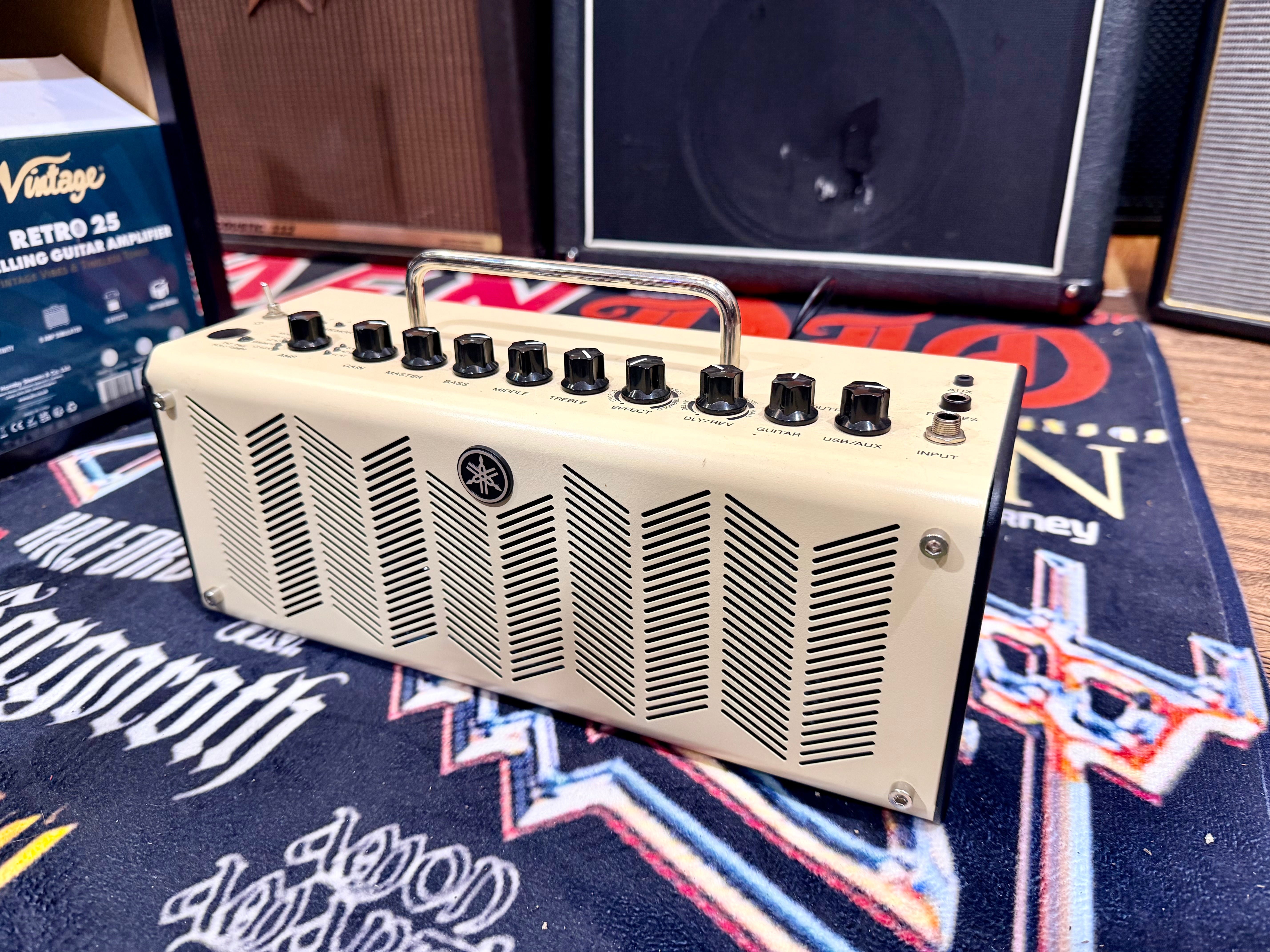 🎸 Yamaha THR10 Guitar Amplifier~ Combo Amp With Effects~ 10w Models/Effects 🎸