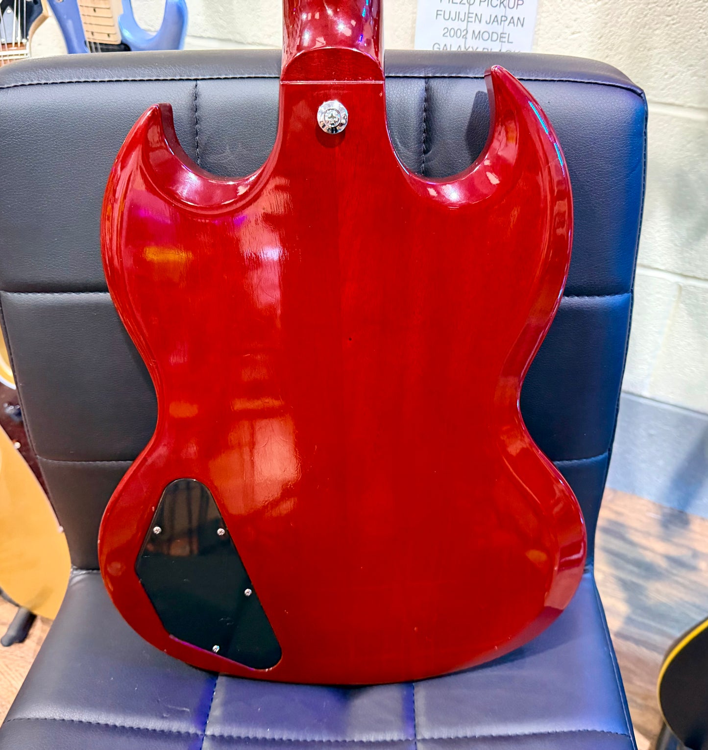 🍒2010🍒 Gibson SG Standard~ USA Made~ Heritage Cherry~ Hard Case~ Lovely!