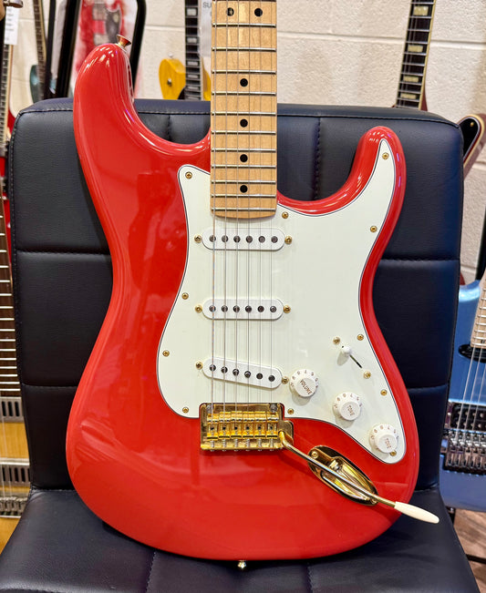 🌟Custom Shop P’ups🌟 Fender Player Stratocaster Limited Edition~ Fiesta Red/Gold!