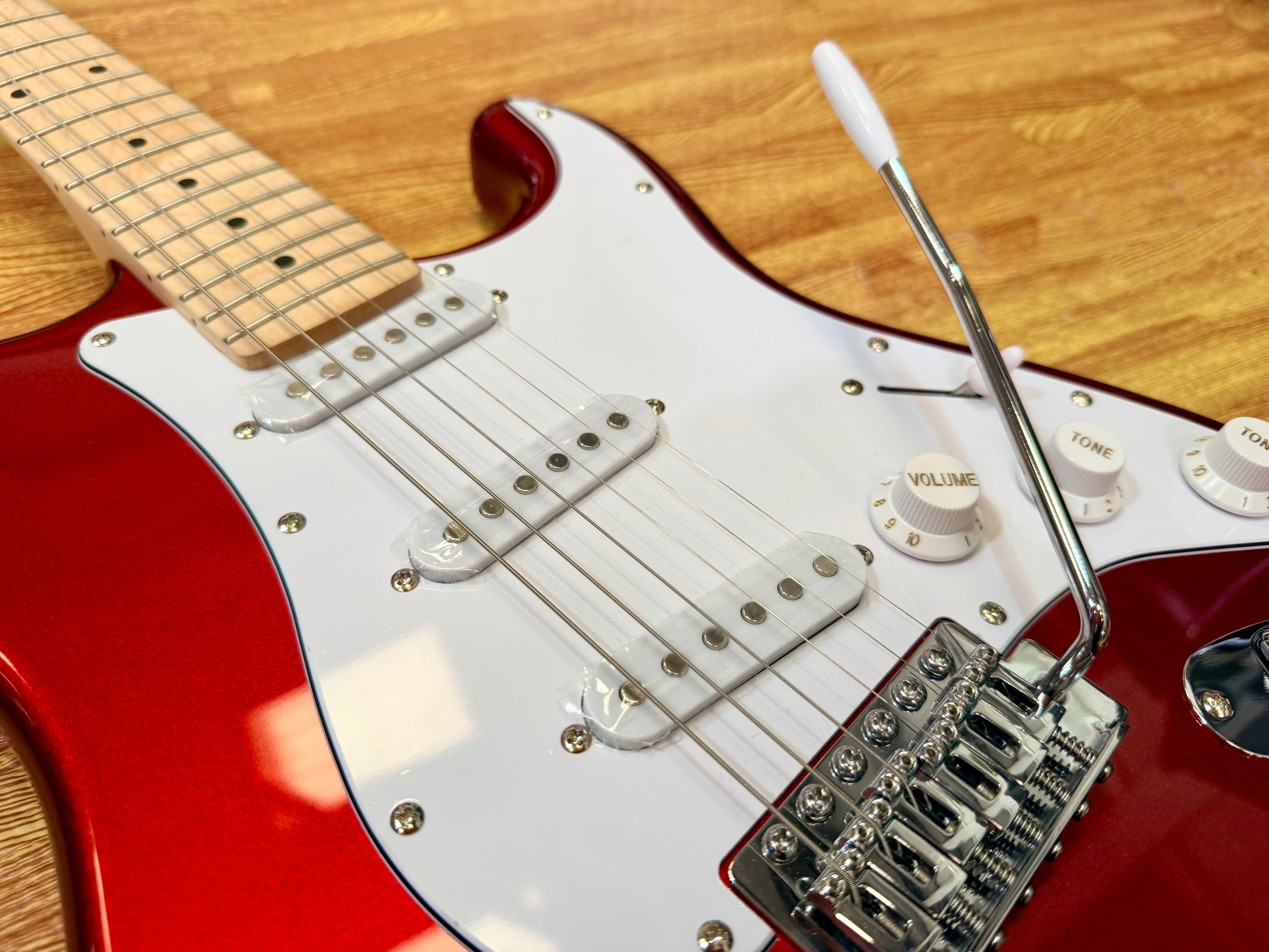 🎸 EastCoast ST1 Electric Guitar- Candy Apple Red~ Maple Neck Stratocaster 🎸